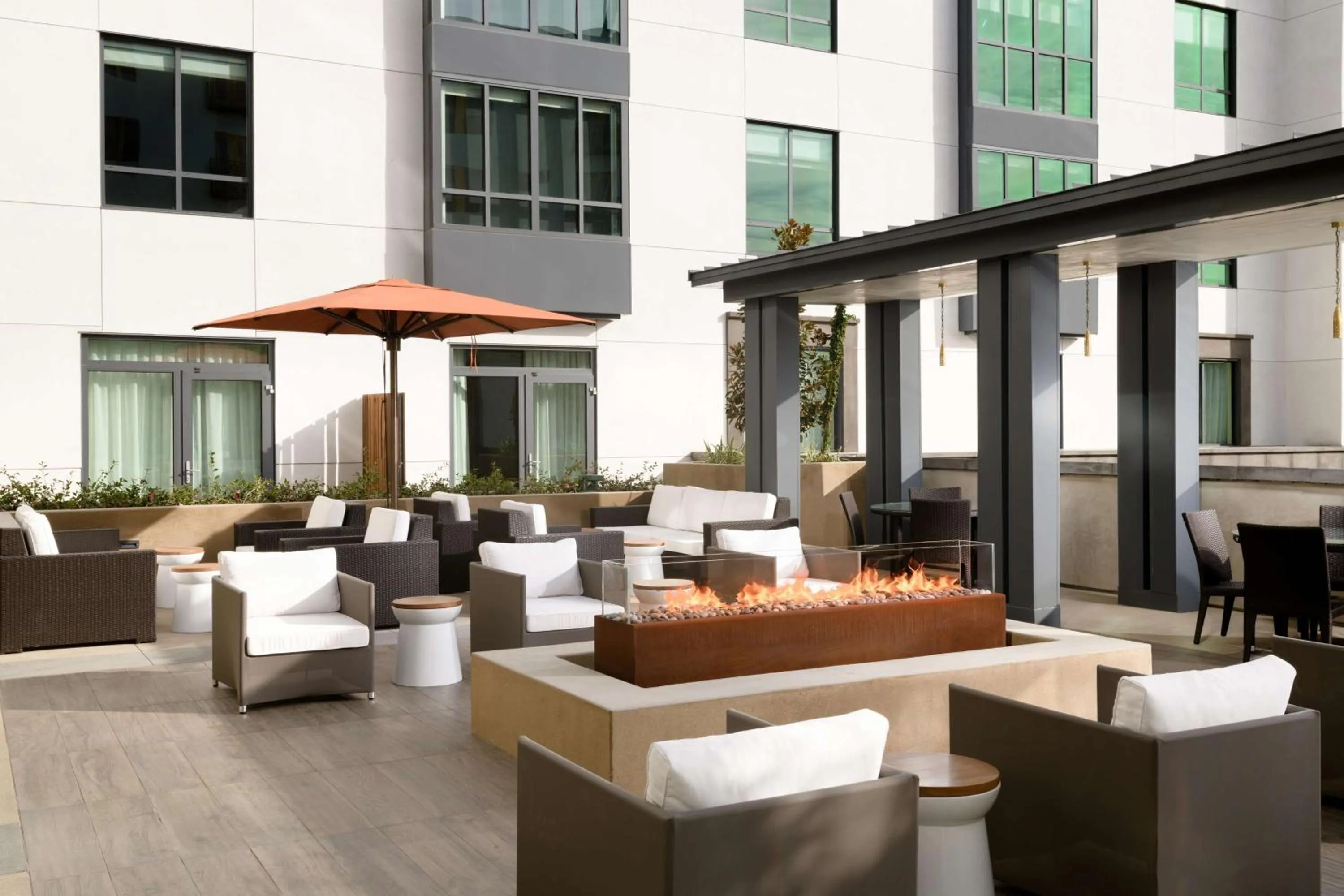 Swimming pool in Hyatt Place Pasadena