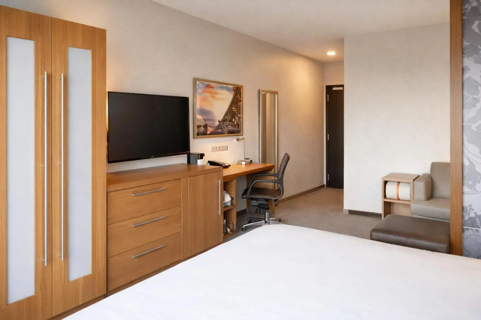 Bed in Hyatt Place Pasadena