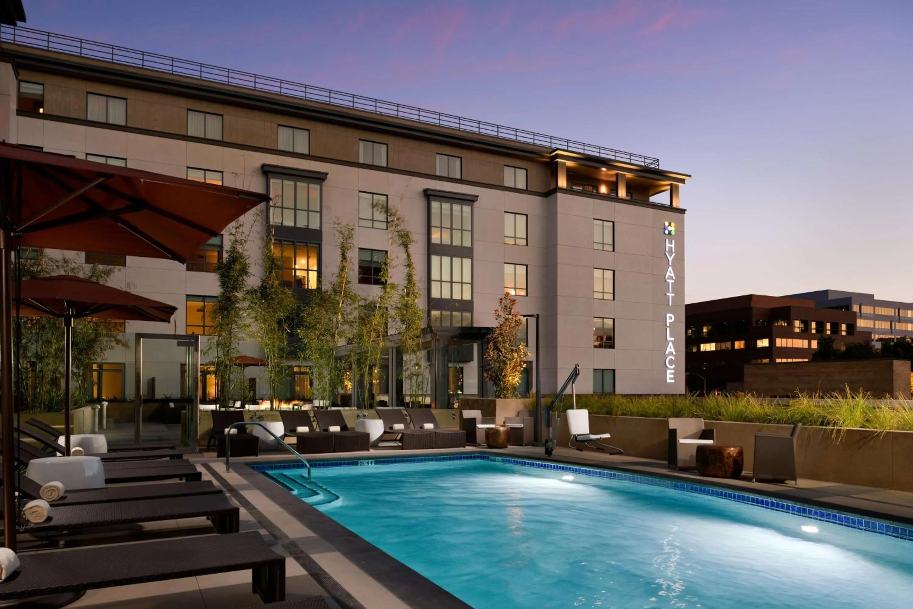 Swimming pool in Hyatt Place Pasadena