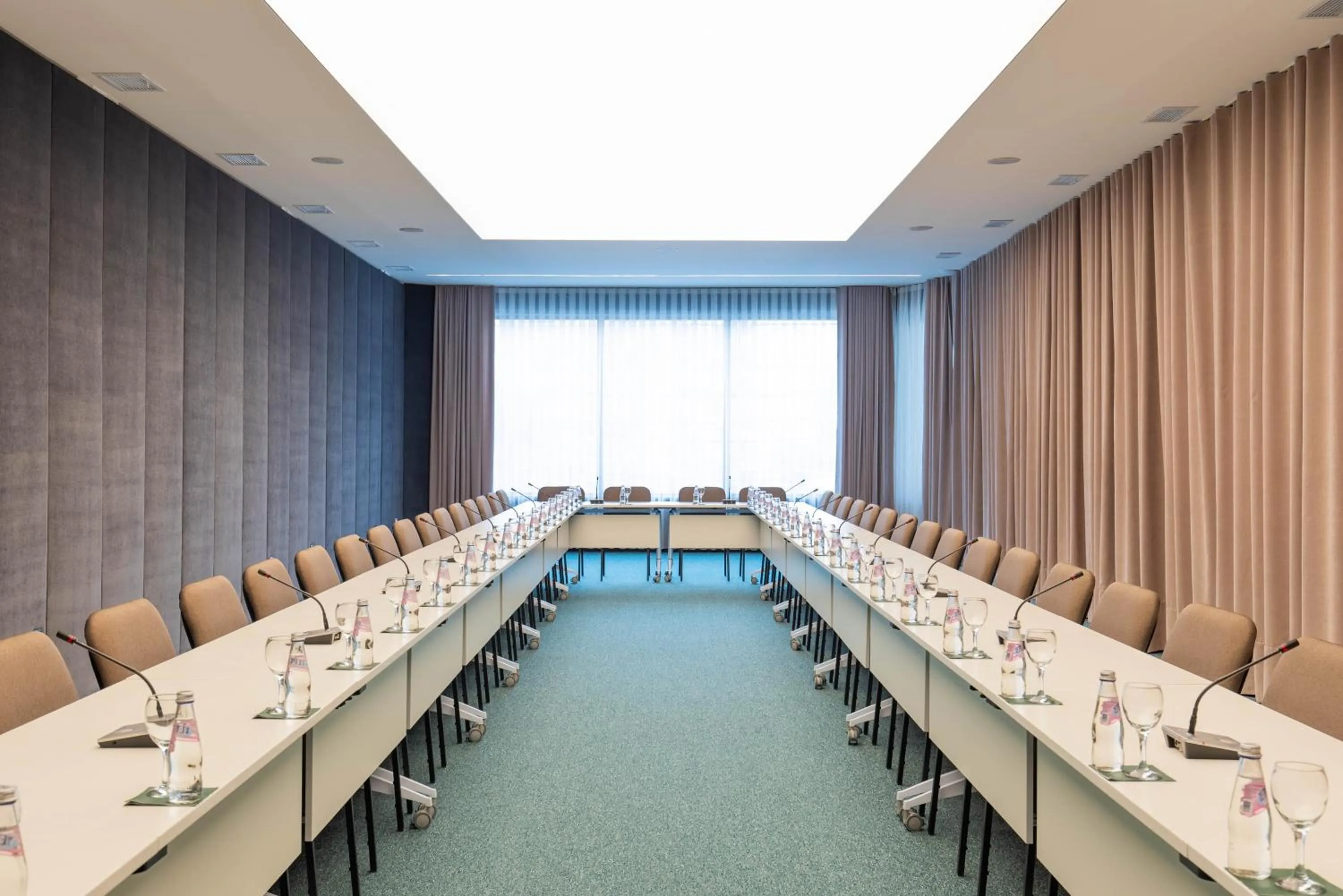 Business facilities in Hotel Afa