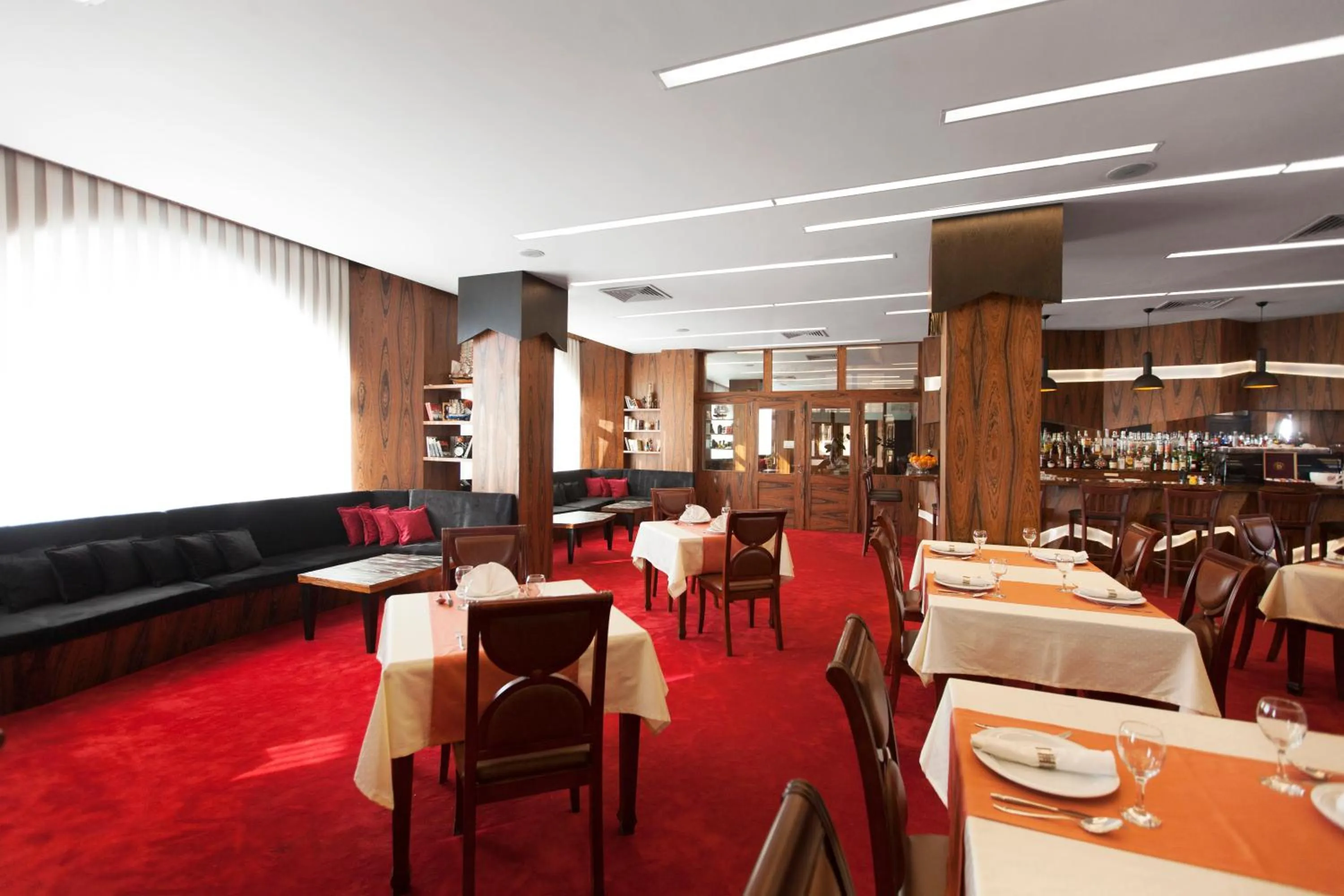 Restaurant/places to eat in Hotel Afa