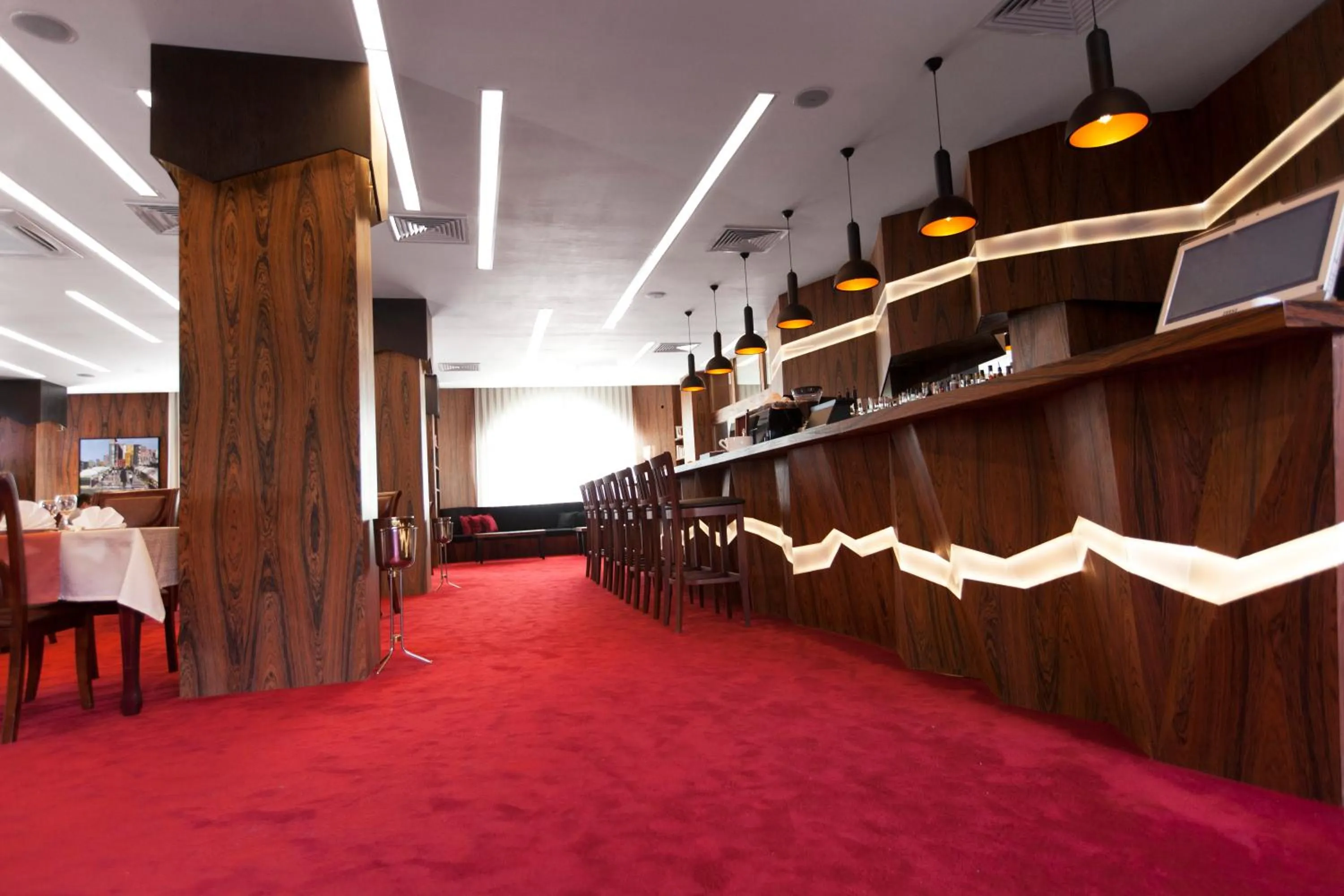 Restaurant/places to eat in Hotel Afa