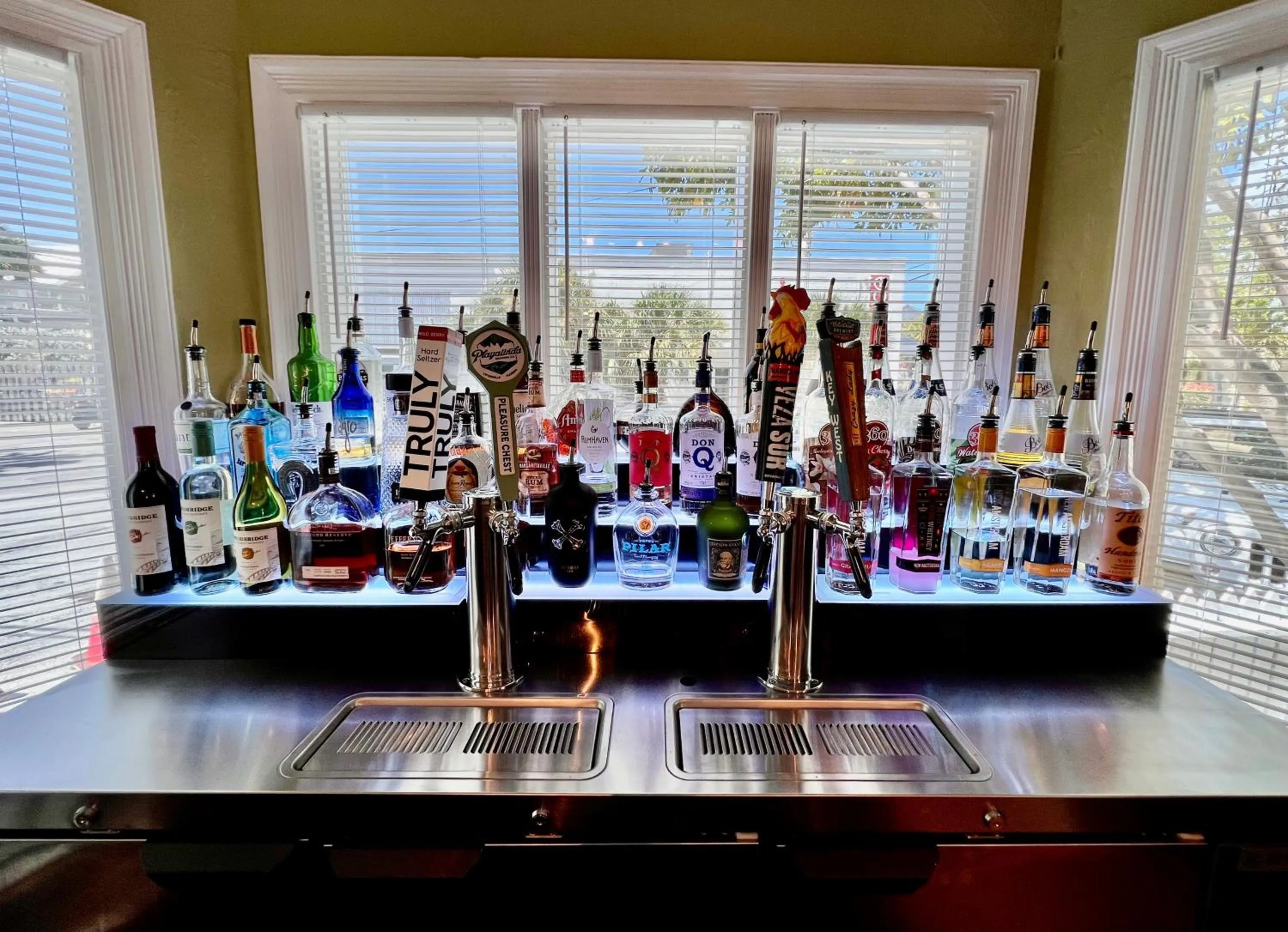 Lounge or bar in Key West Villas