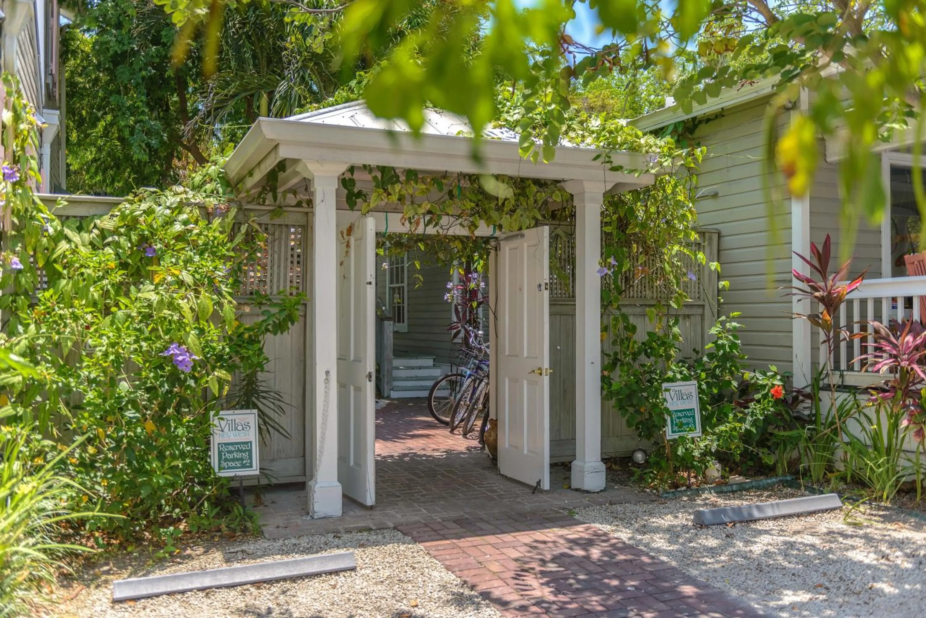 Facade/entrance in Key West Villas