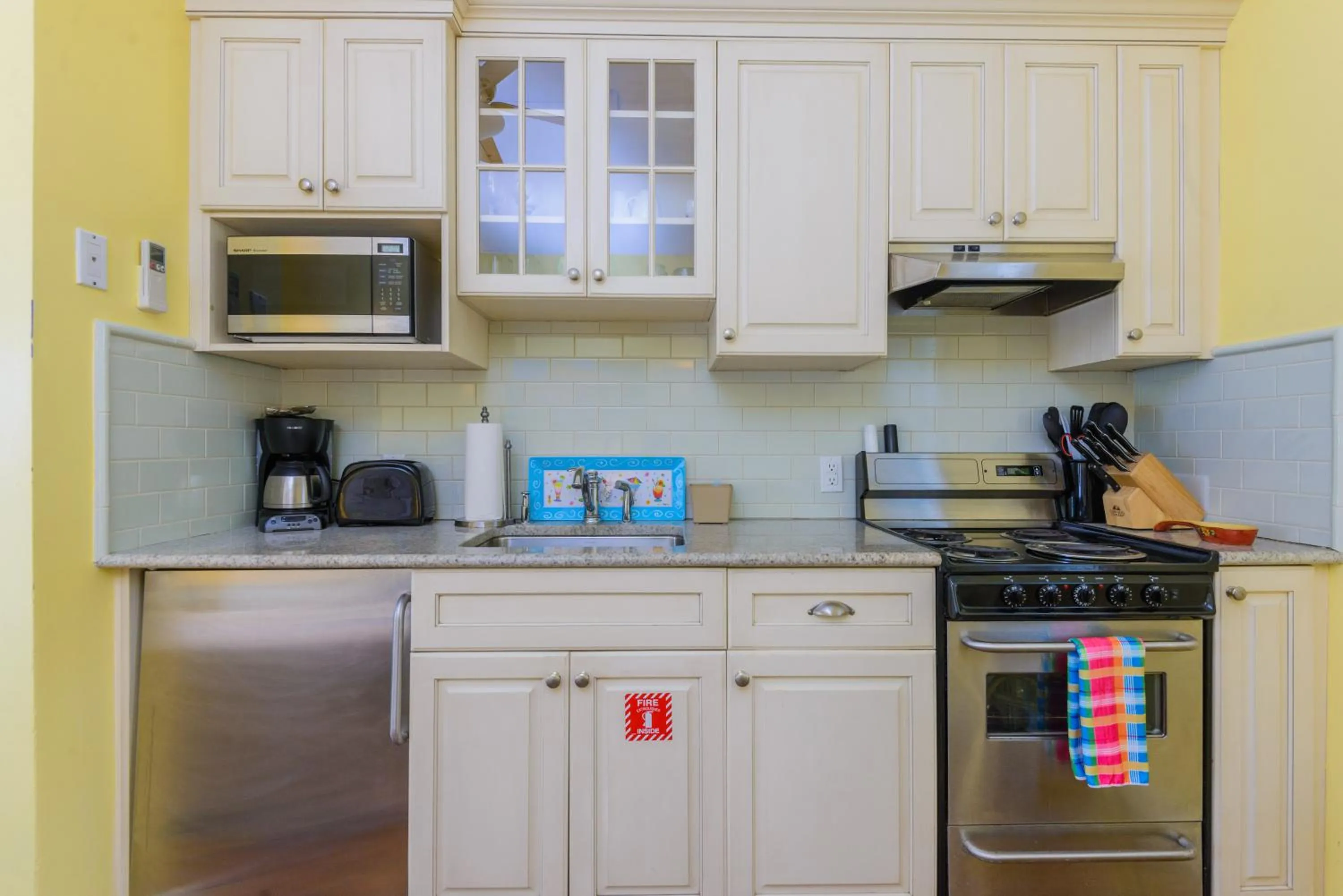 Kitchen or kitchenette in Key West Villas