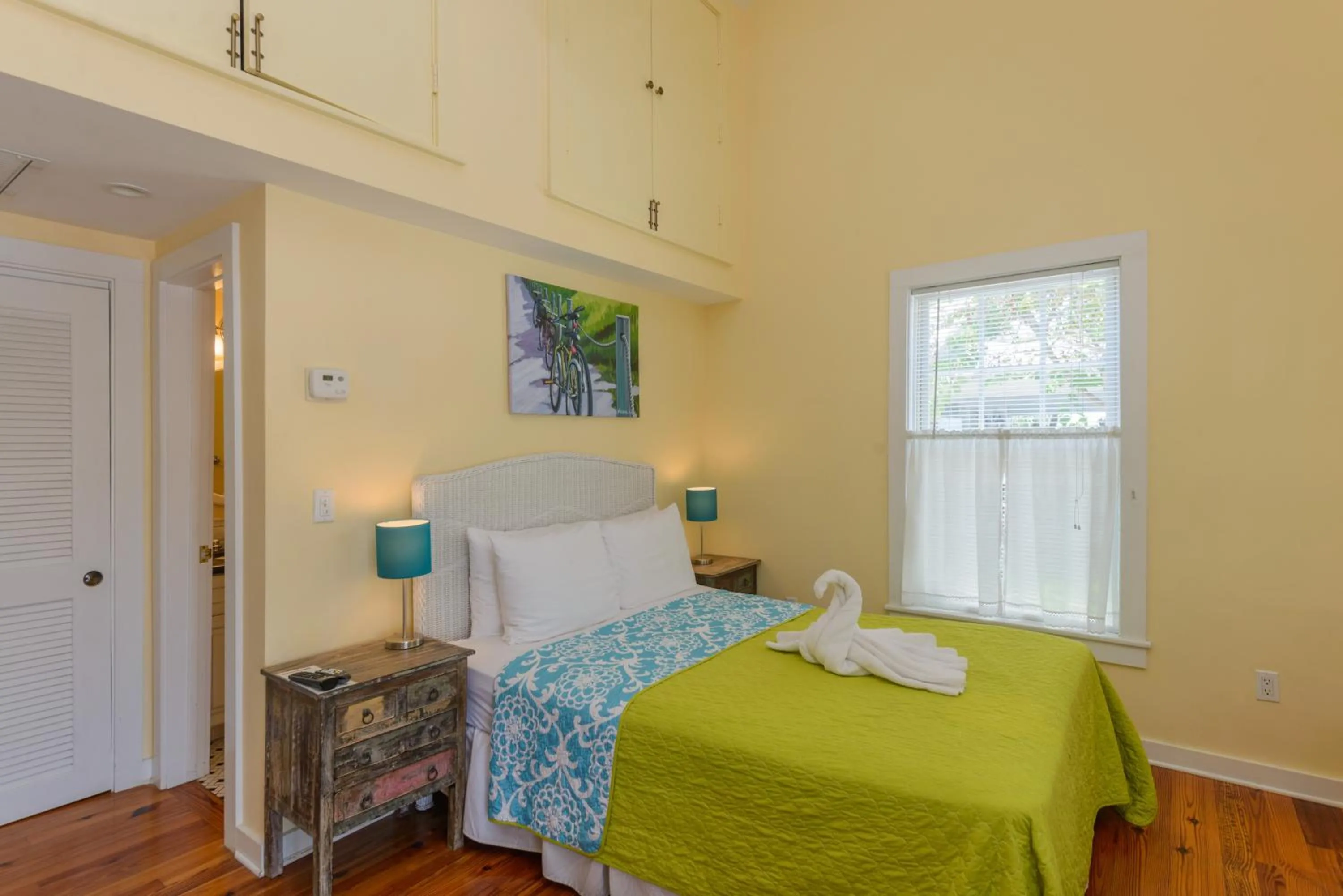 Living room, Bed in Key West Villas