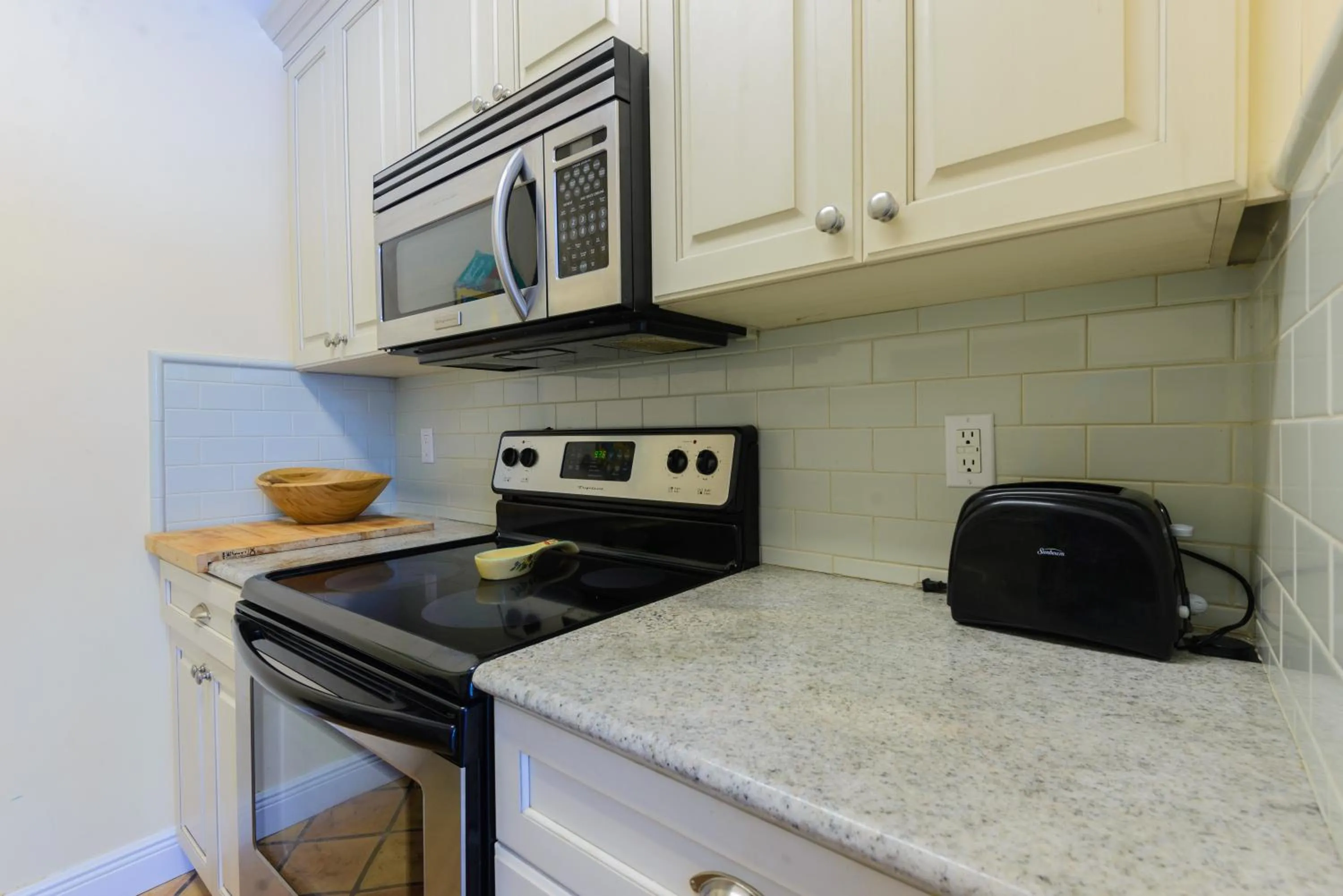 Kitchen or kitchenette in Key West Villas