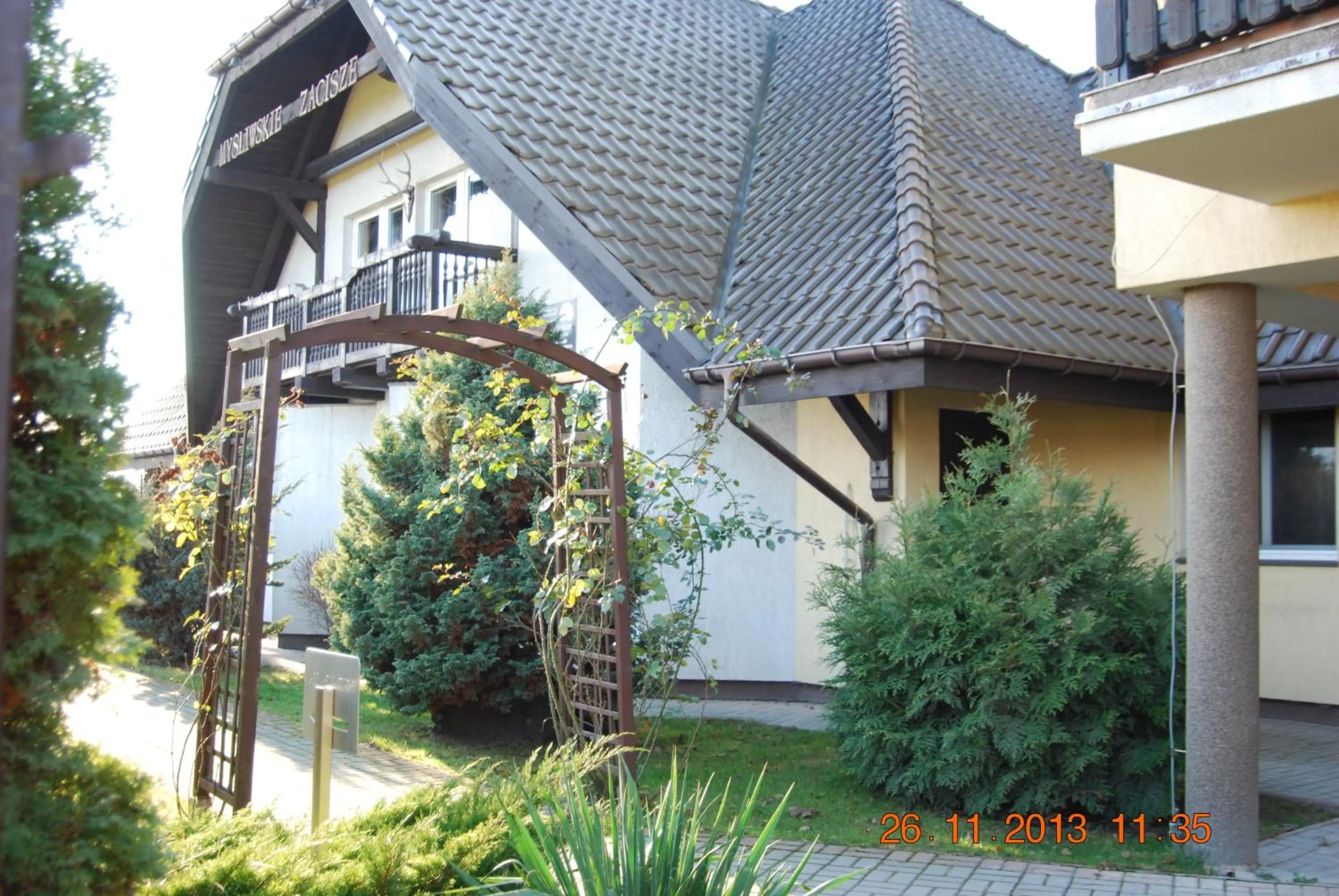 Facade/entrance in Zajazd i Restauracja "Myśliwskie Zacisze"