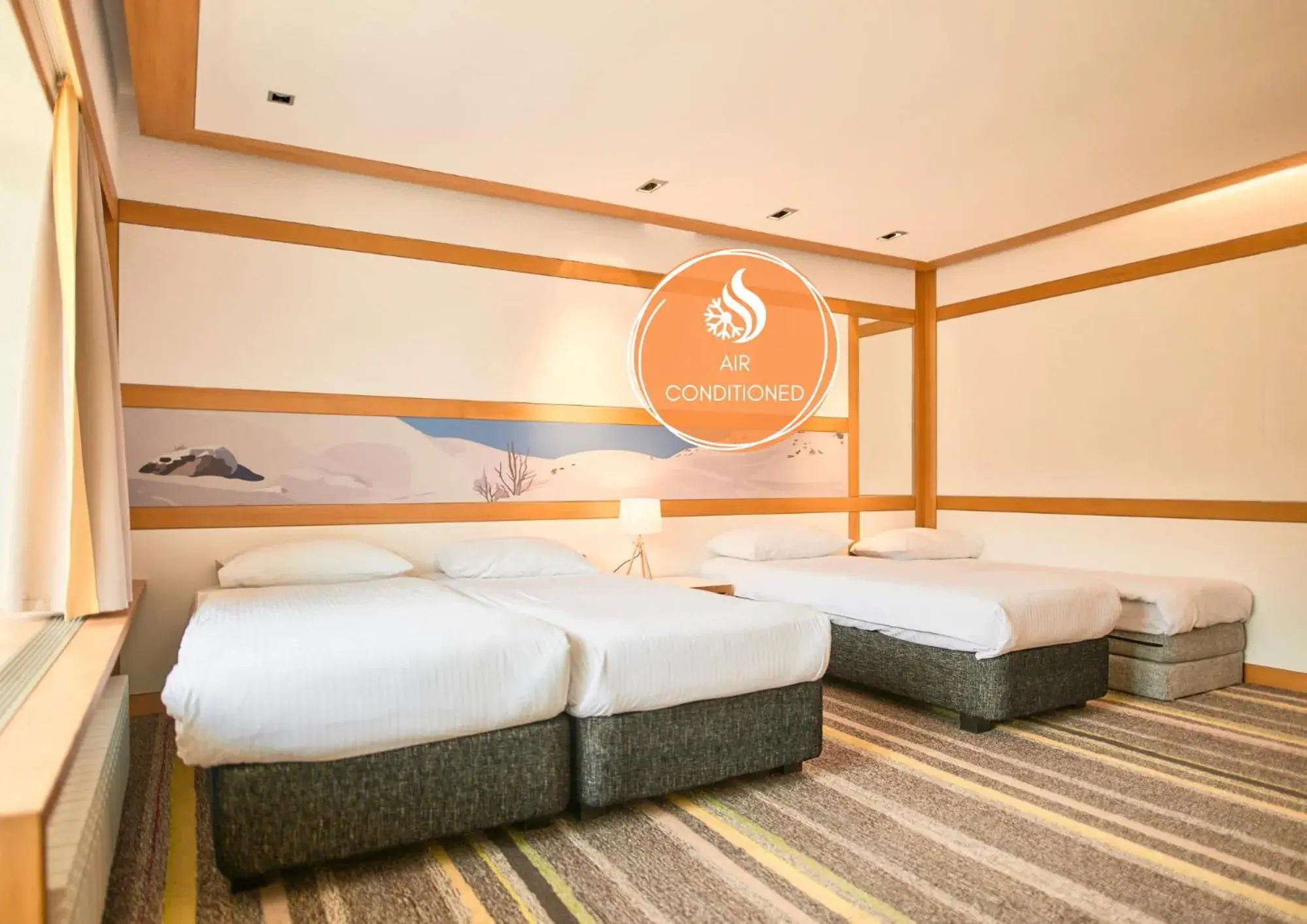 Triple Room with Mountain View , Balcony and Air-Conditioning in Hotel Han Bjelašnica Triple Room with Mountain View , Balcony and Air-Conditioning in Hotel Han Bjelašnica