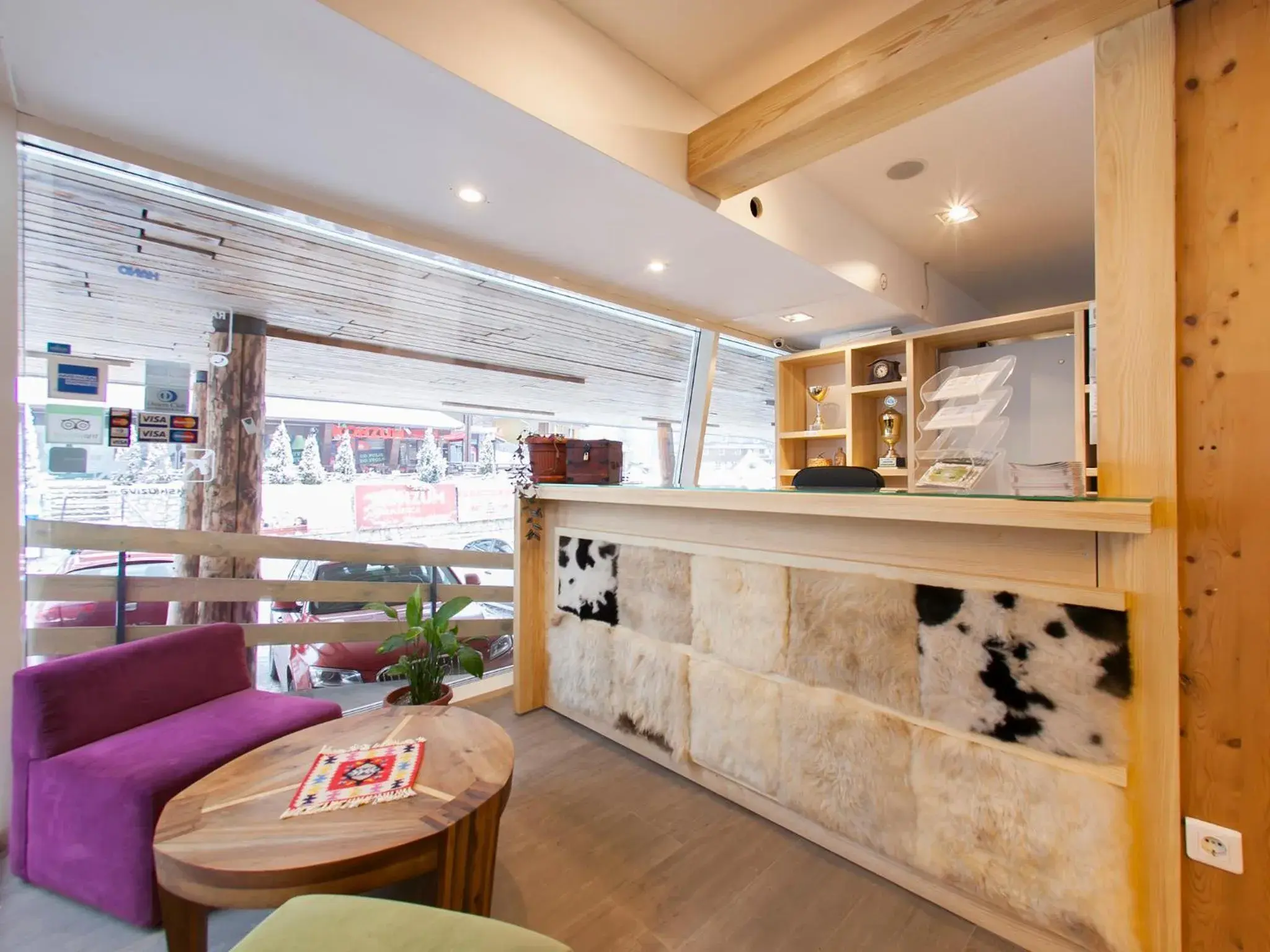 Lobby or reception in Hotel Han Bjelašnica Lobby or reception in Hotel Han Bjelašnica