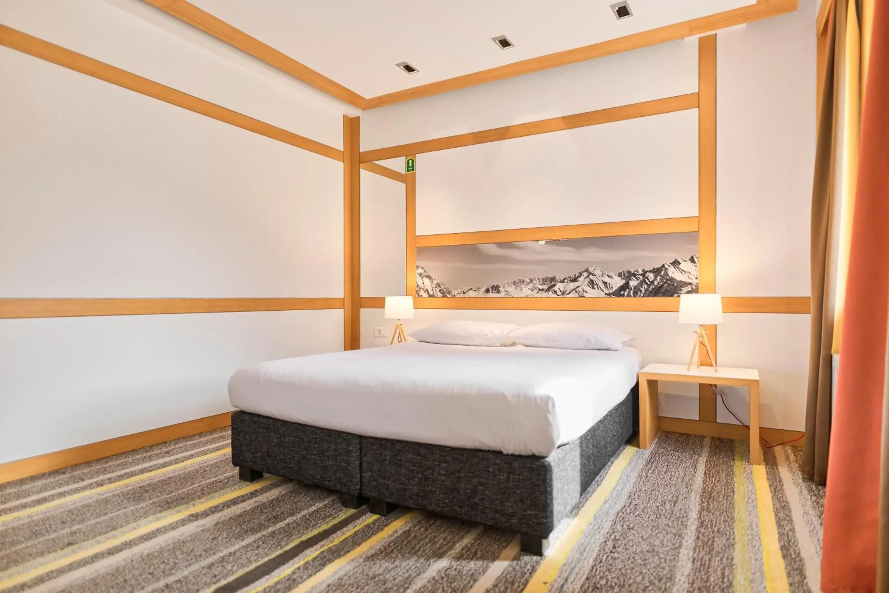 Deluxe Double or Twin Room with Mountain View in Hotel Han Bjelašnica Deluxe Double or Twin Room with Mountain View in Hotel Han Bjelašnica