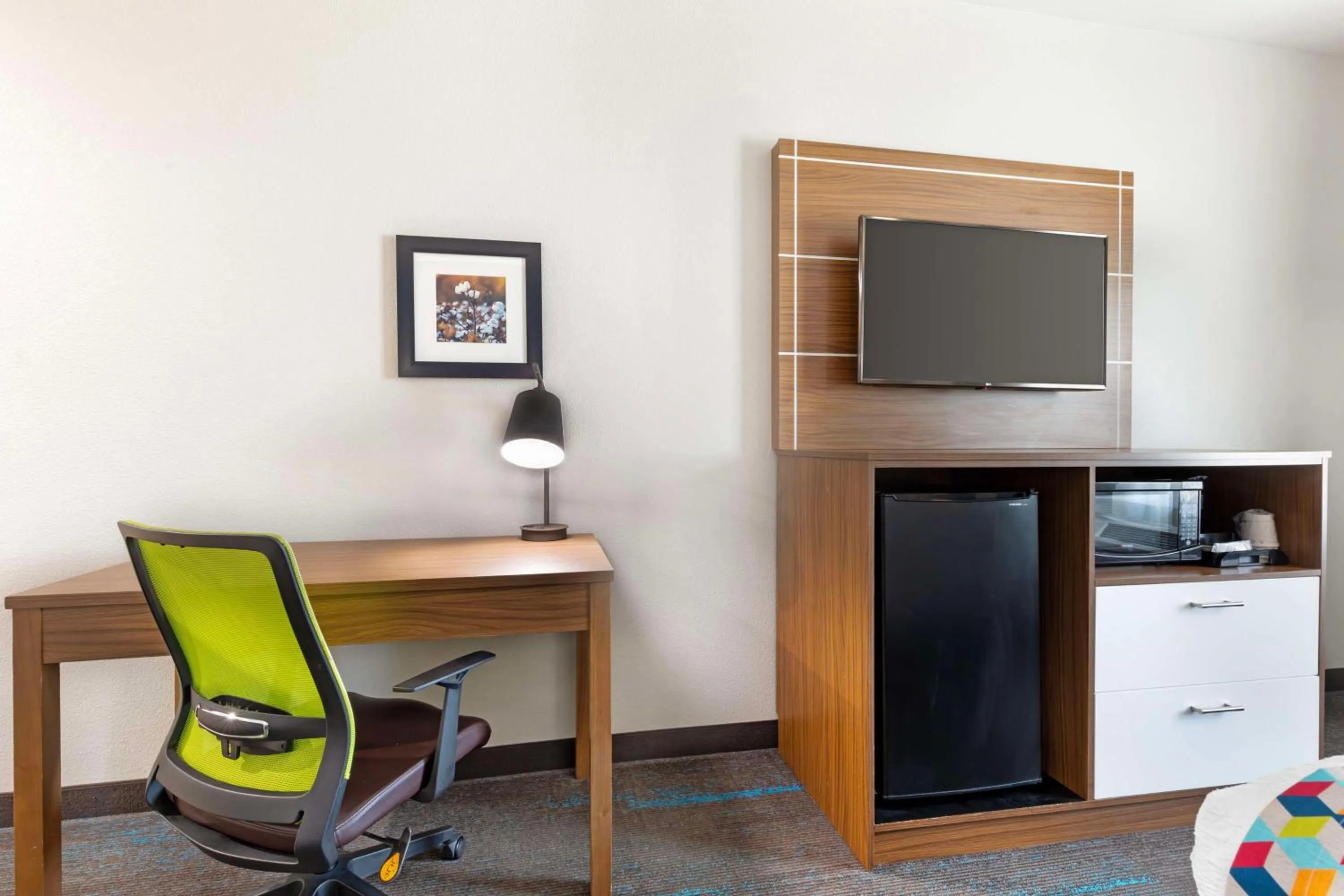 Bedroom in Best Western Plus Medical Center