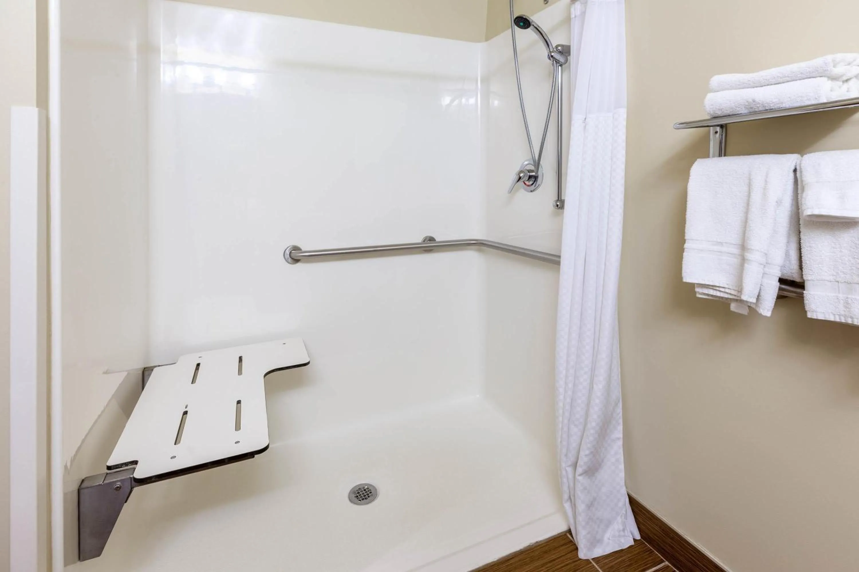 Bedroom in Baymont by Wyndham Beulah