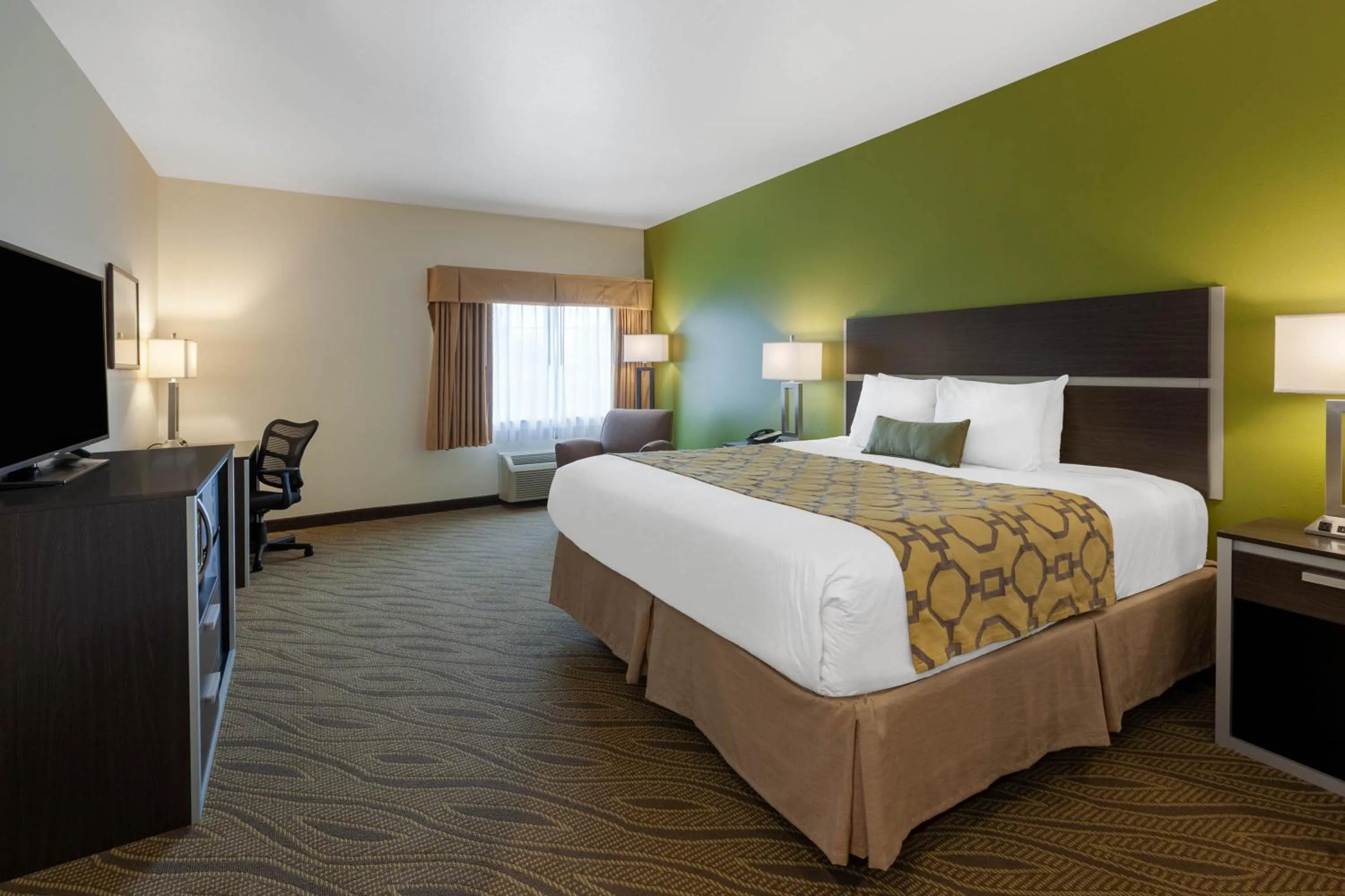 Photo of the whole room, Bed in Baymont by Wyndham Beulah