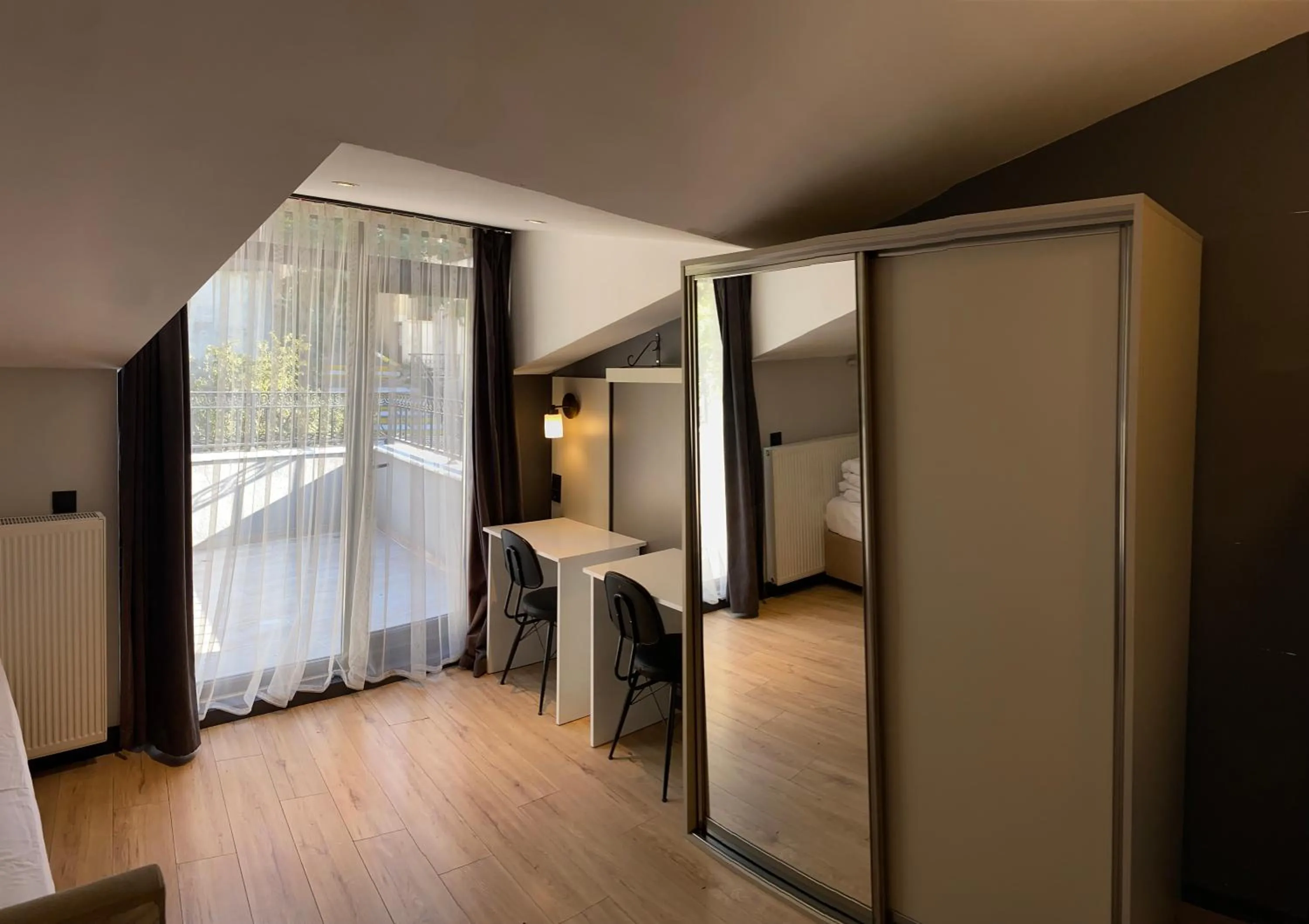 Balcony/Terrace, Bed in Global Hostel