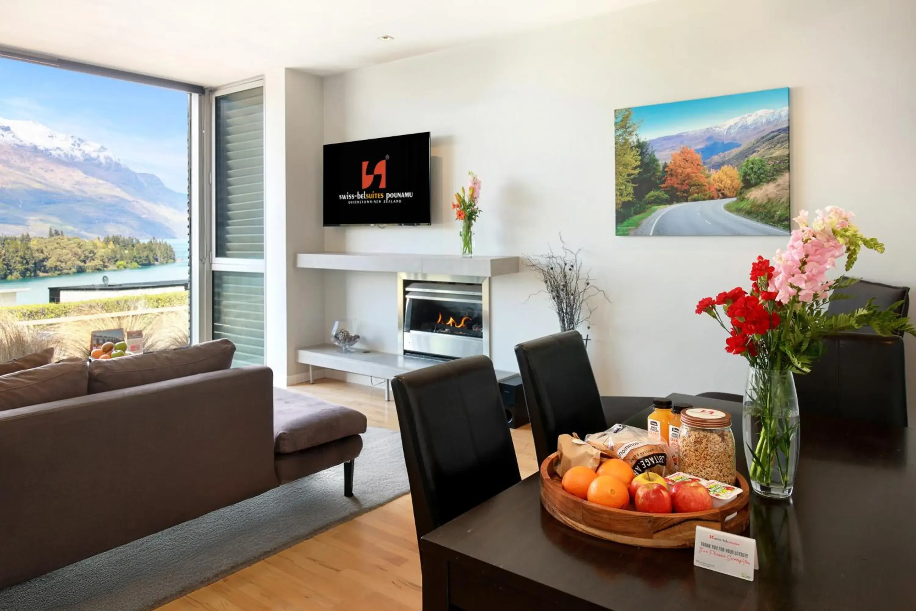 Living room in Swiss-Belsuites Pounamu Queenstown Living room in Swiss-Belsuites Pounamu Queenstown