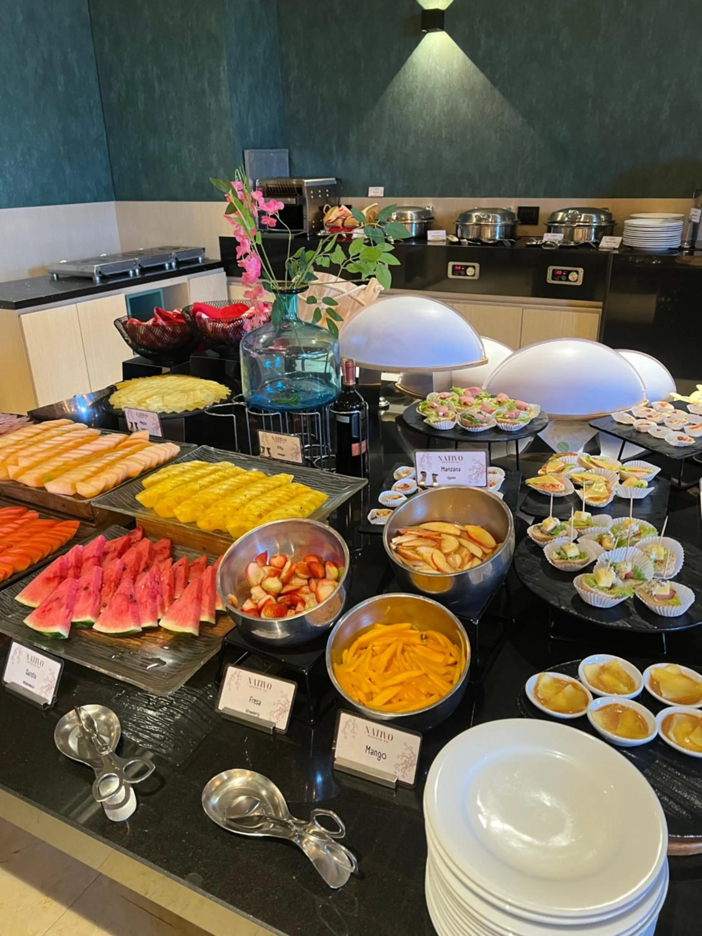 Food and drinks in Holiday Inn Bogota Airport by IHG