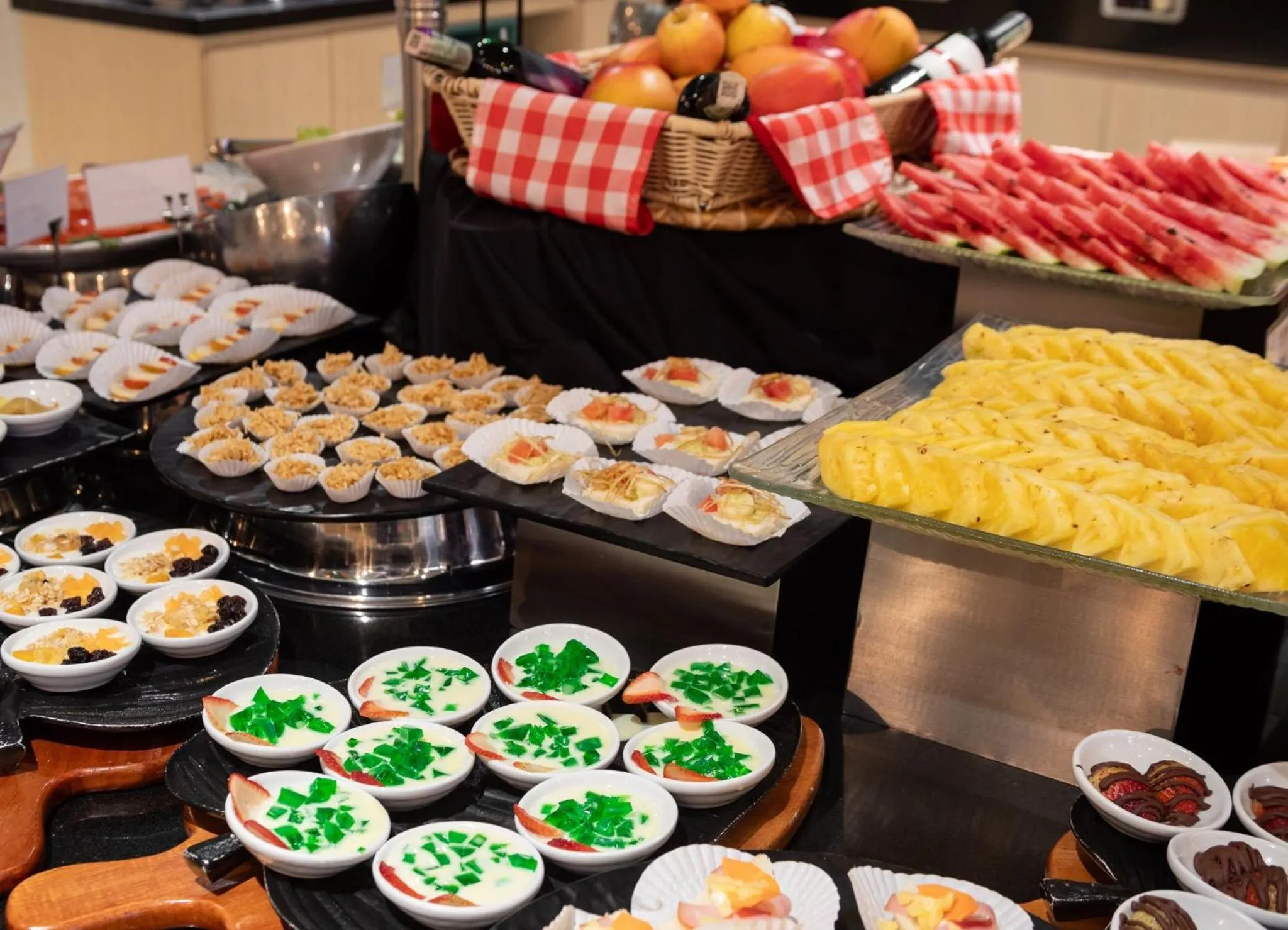 Restaurant/places to eat in Holiday Inn Bogota Airport by IHG