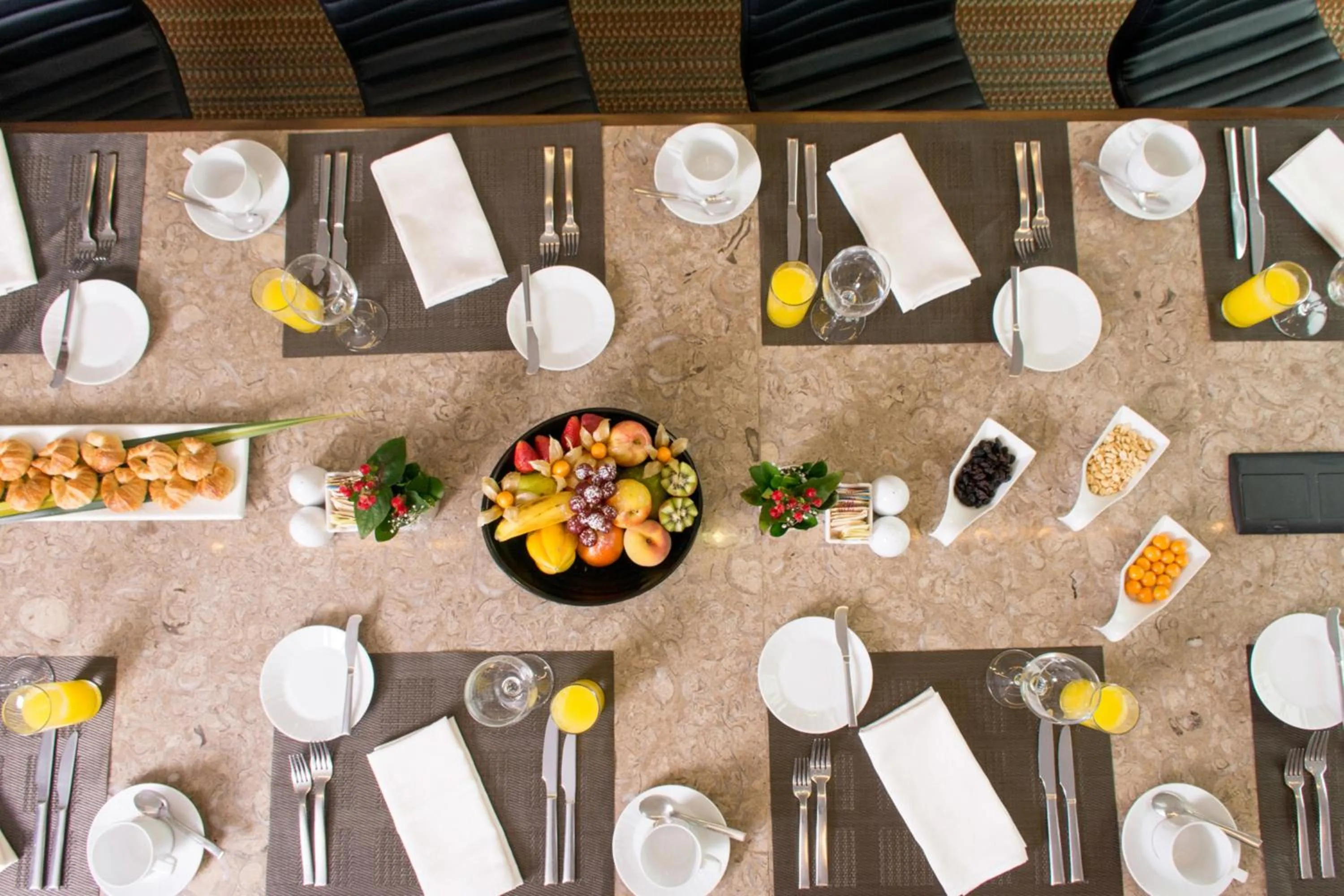 Meeting/conference room in Holiday Inn Bogota Airport by IHG