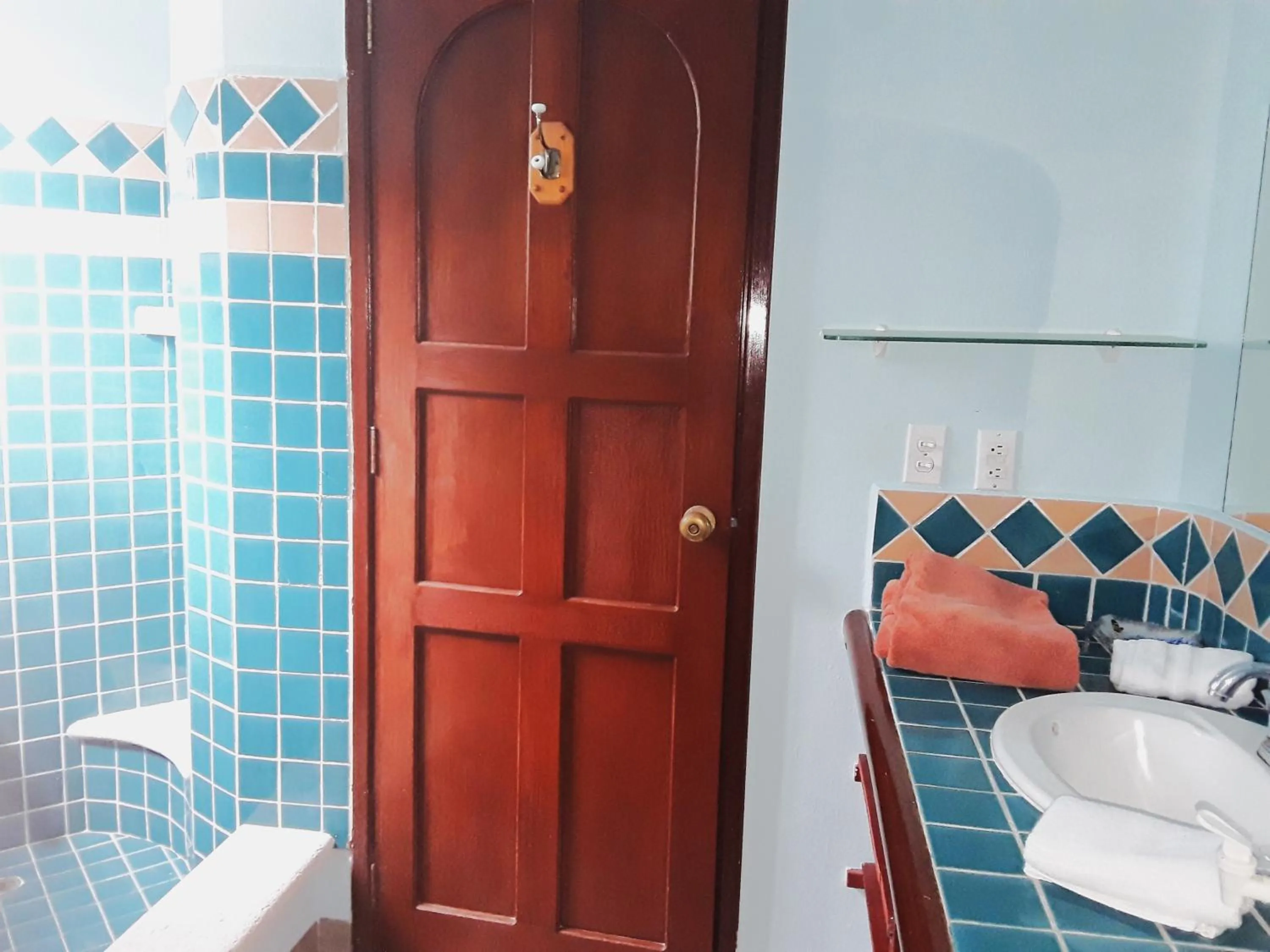 Shower in Casa Gatos