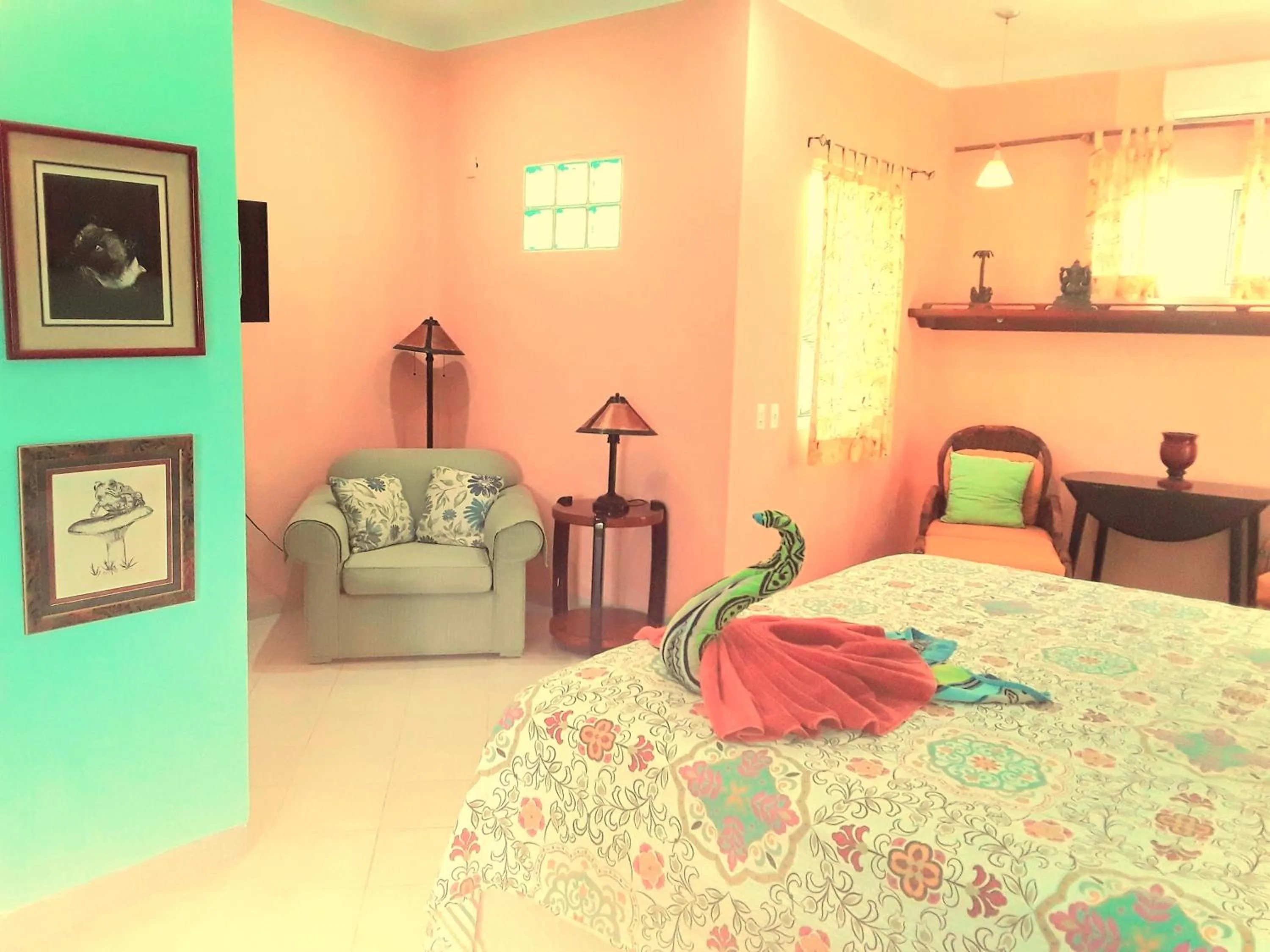 Photo of the whole room, Bed in Casa Gatos