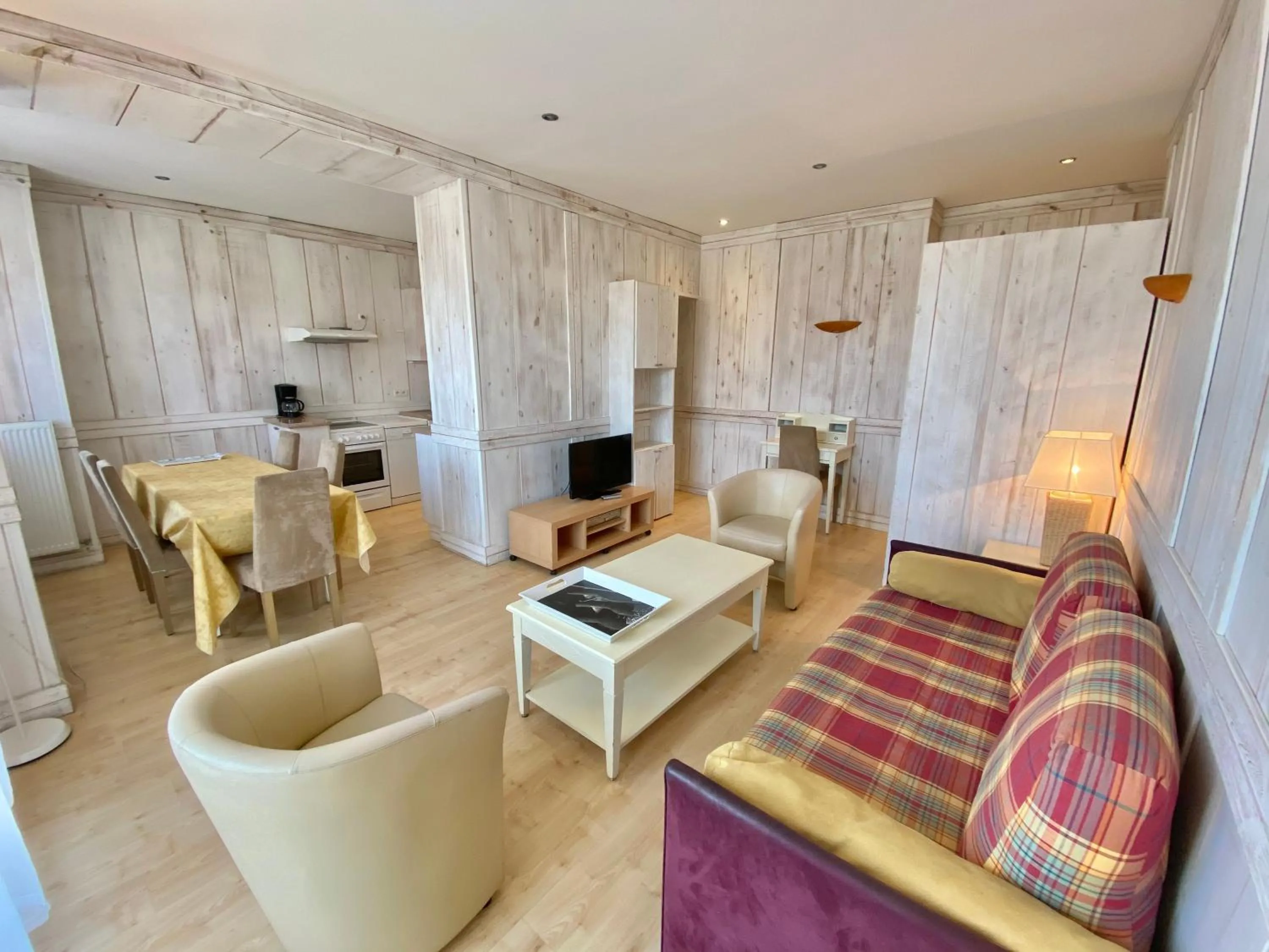 Living room, Bed in Tilleul Plaza Résidence