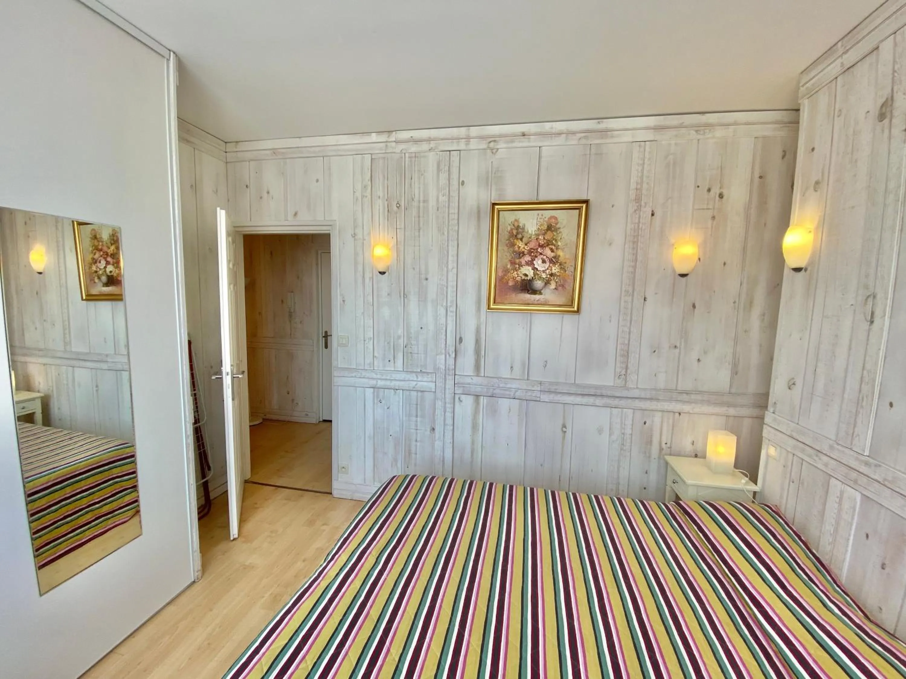 Photo of the whole room, Bed in Tilleul Plaza Résidence