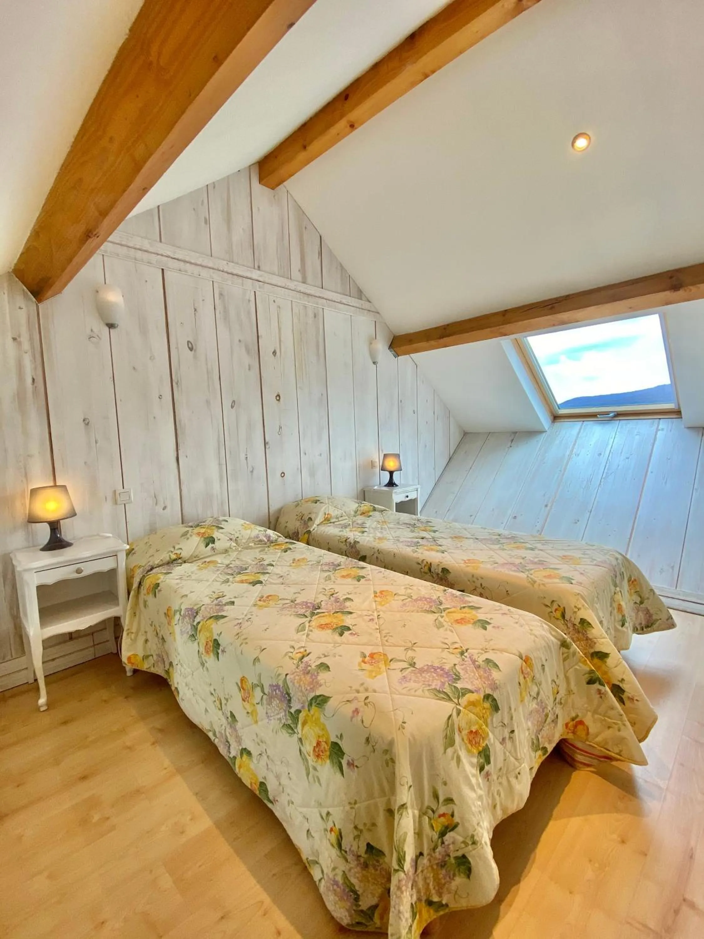 Photo of the whole room, Bed in Tilleul Plaza Résidence