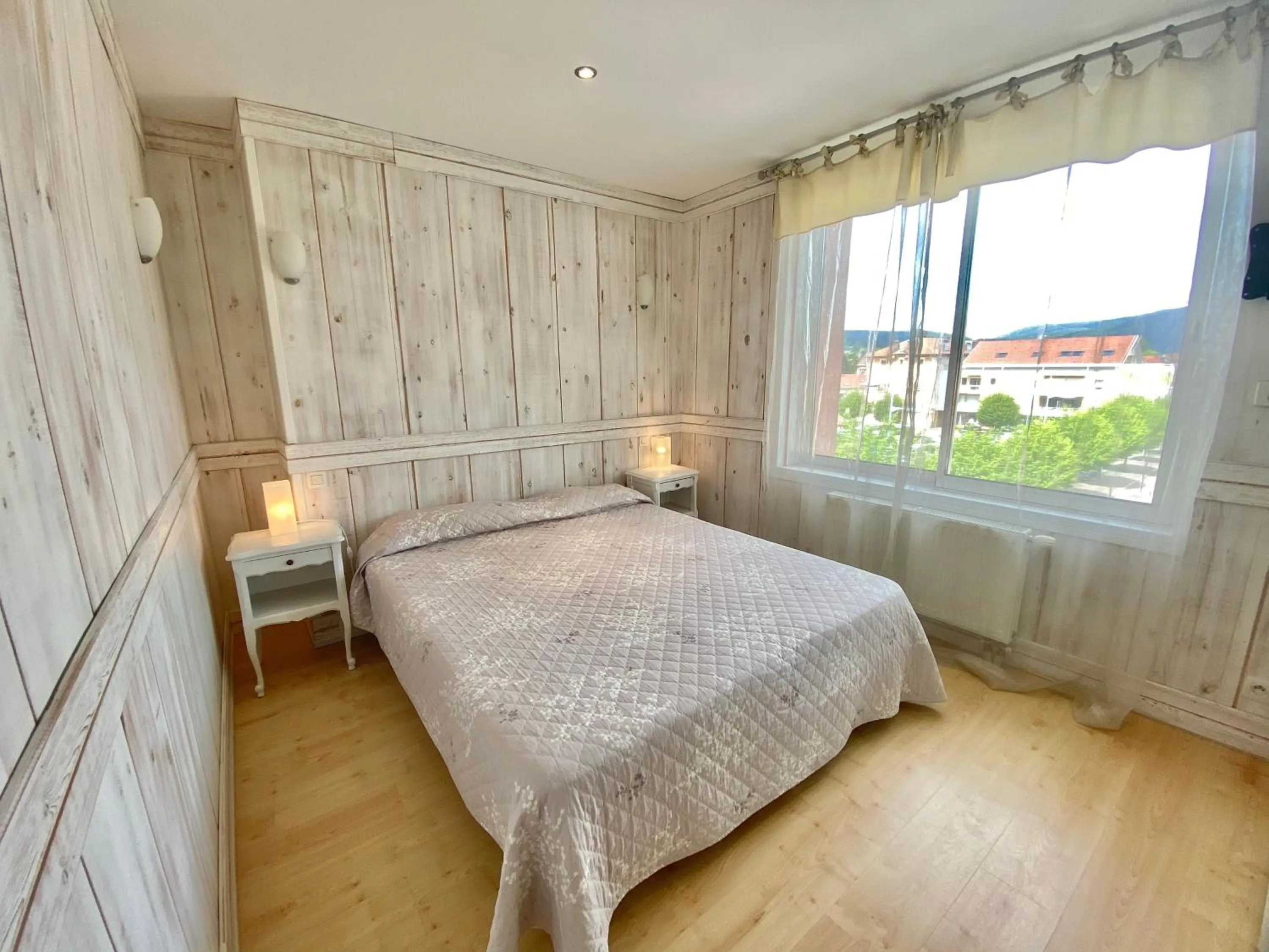 Photo of the whole room, Bed in Tilleul Plaza Résidence