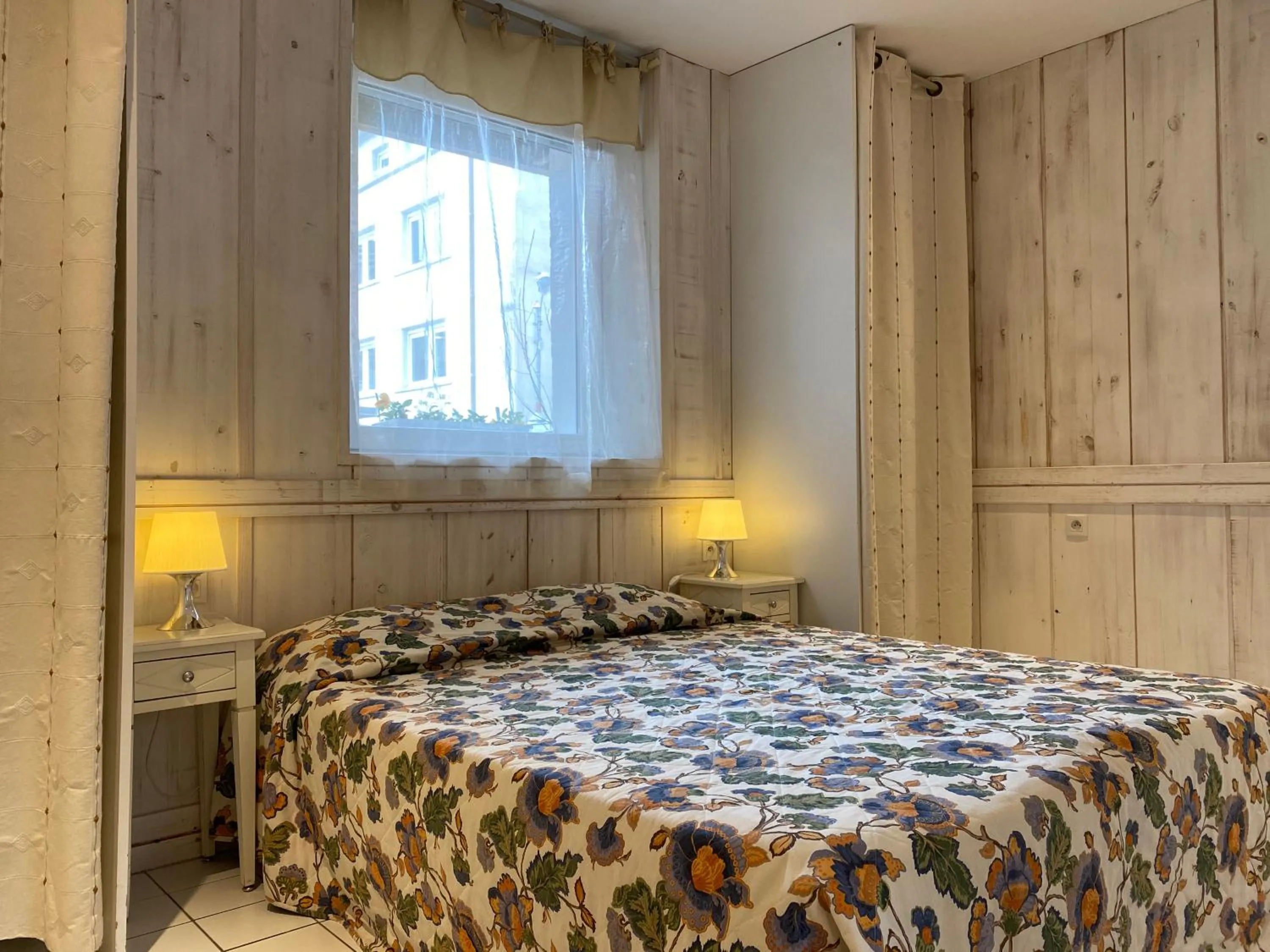 Photo of the whole room, Bed in Tilleul Plaza Résidence
