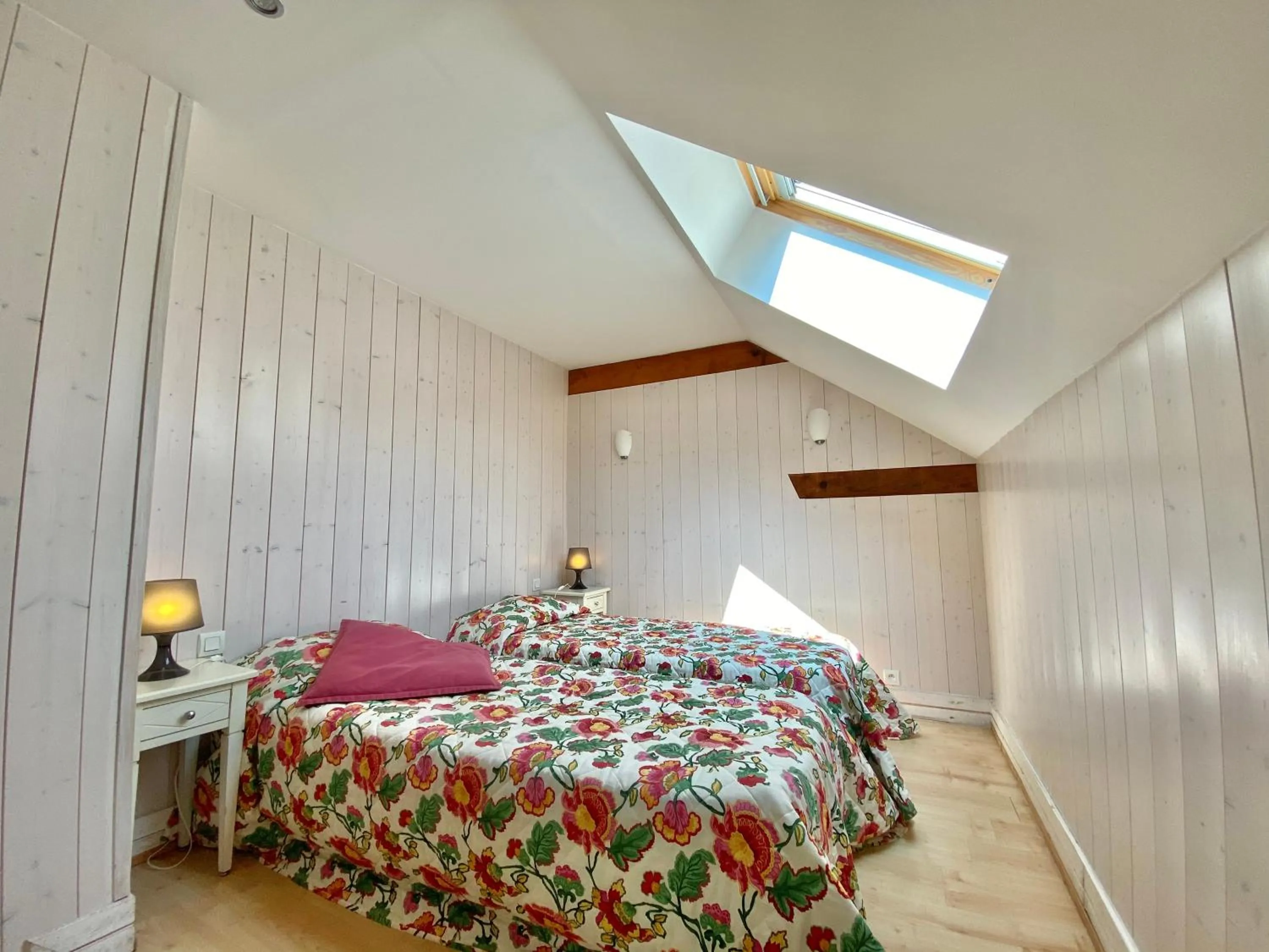 Photo of the whole room, Bed in Tilleul Plaza Résidence
