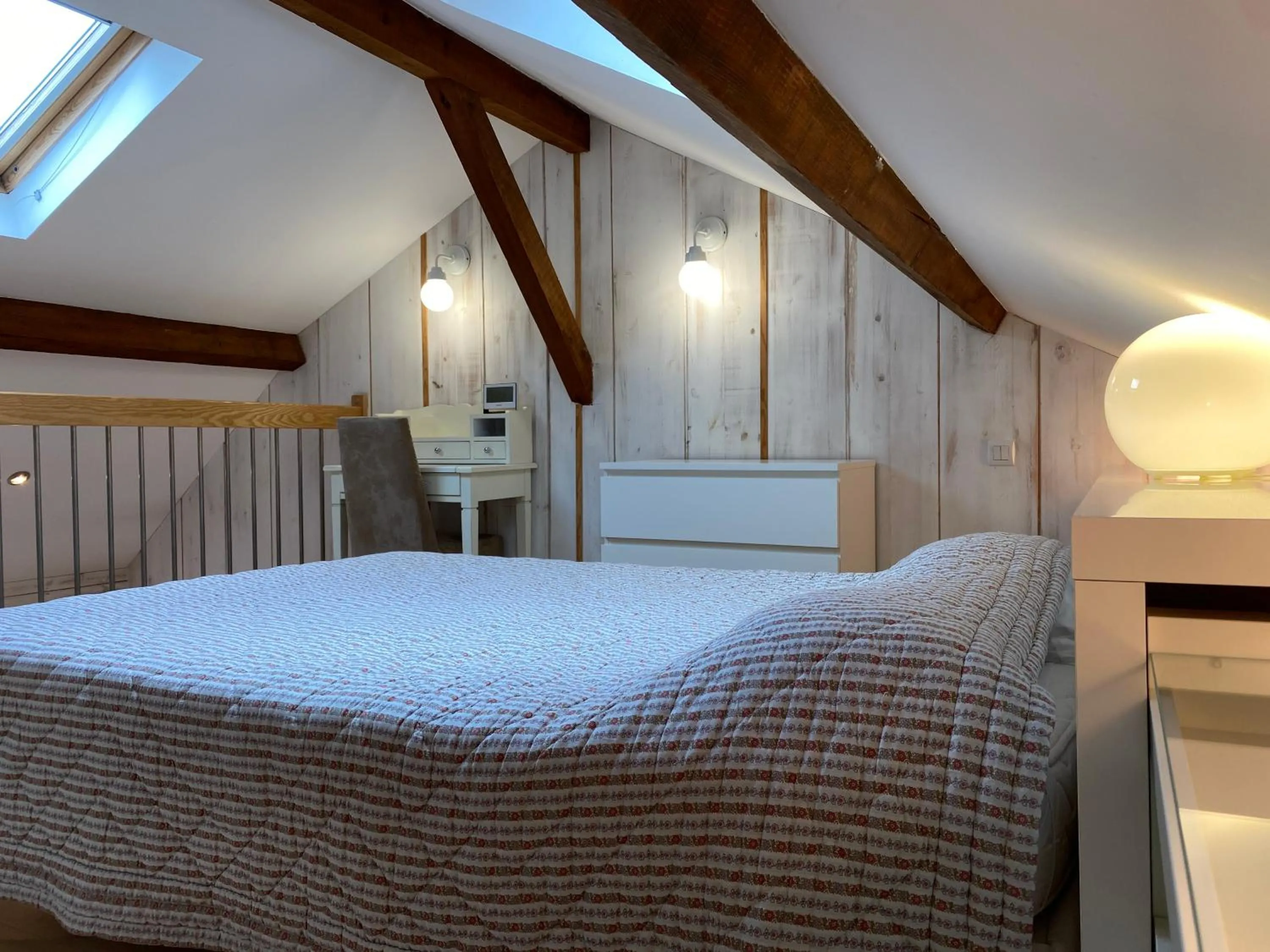 Photo of the whole room, Bed in Tilleul Plaza Résidence
