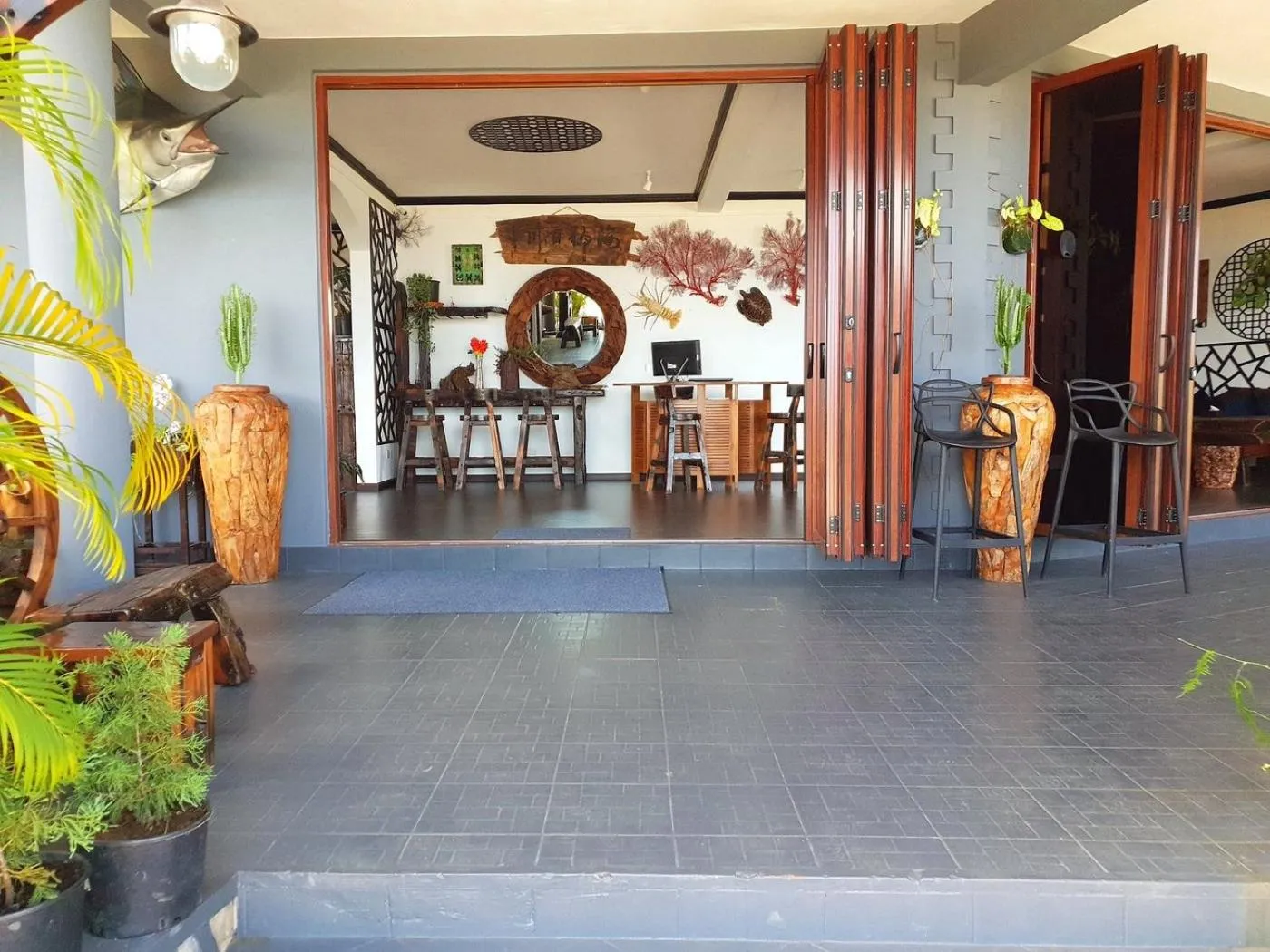 Facade/entrance in Blue Hill