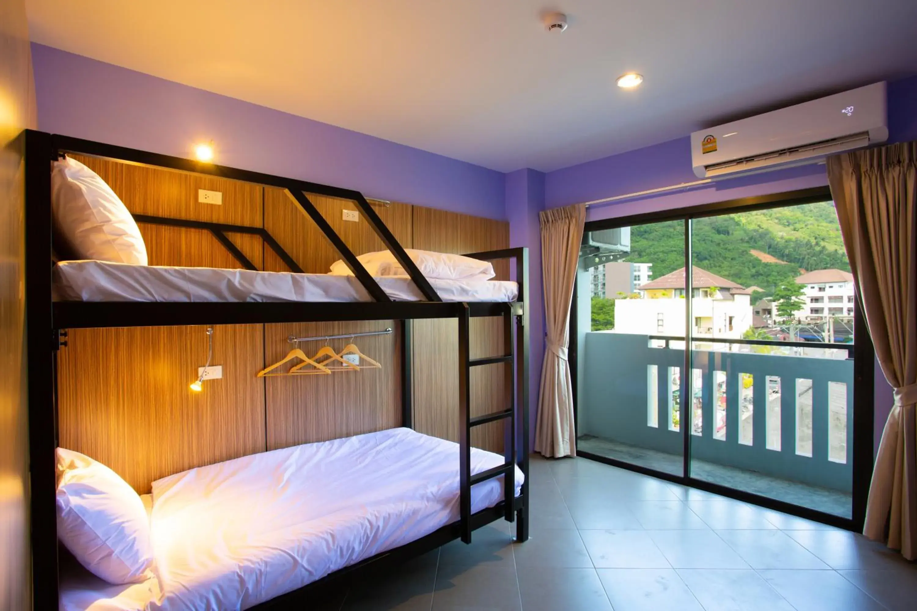 Bed in 6-Bed Mixed Dormitory Room in iNest Poshtel Bed in 6-Bed Mixed Dormitory Room in iNest Poshtel