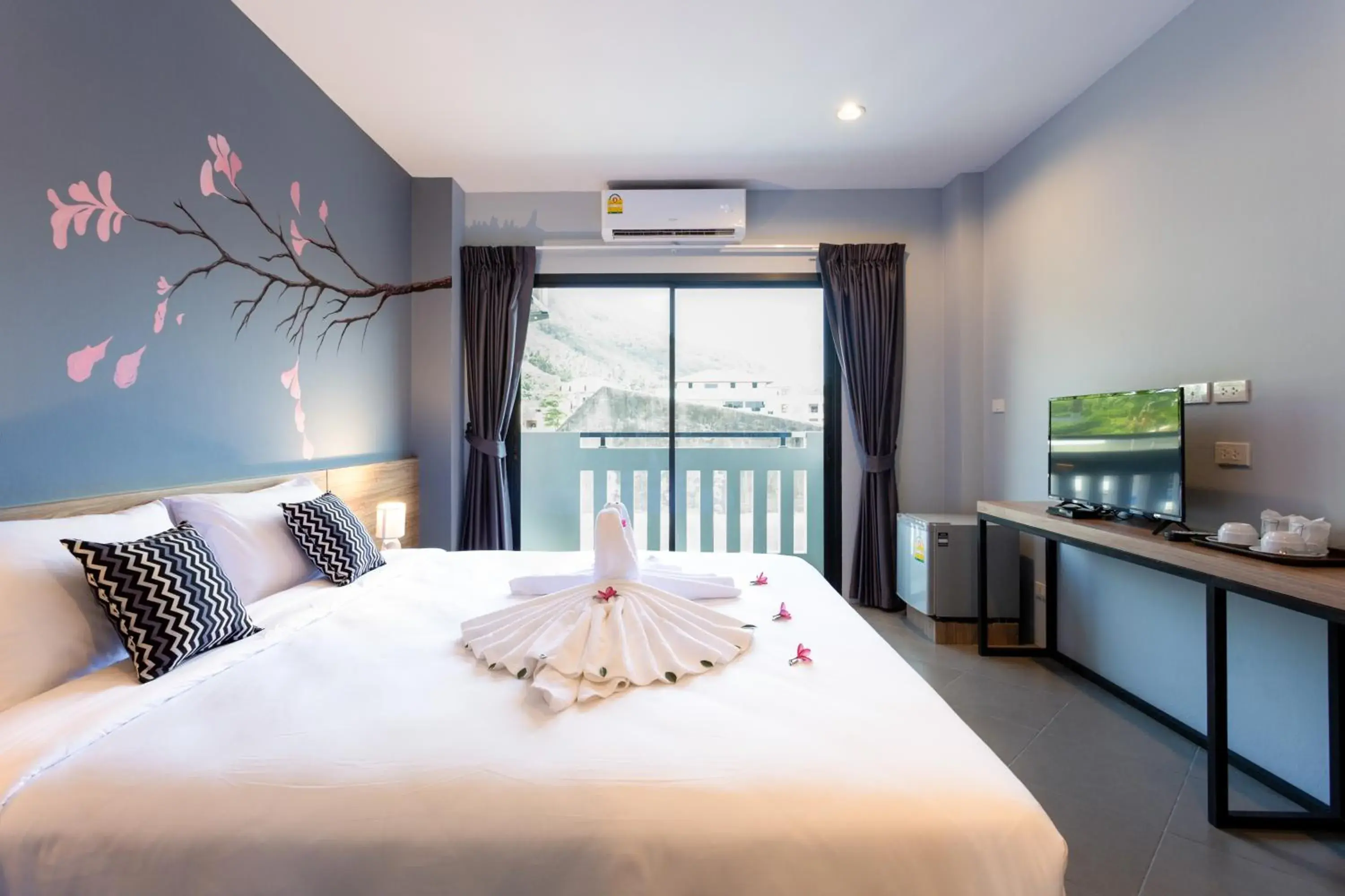 Deluxe King Room in iNest Poshtel Deluxe King Room in iNest Poshtel