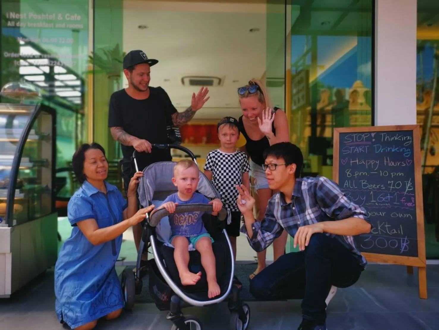 Restaurant/places to eat in iNest Poshtel