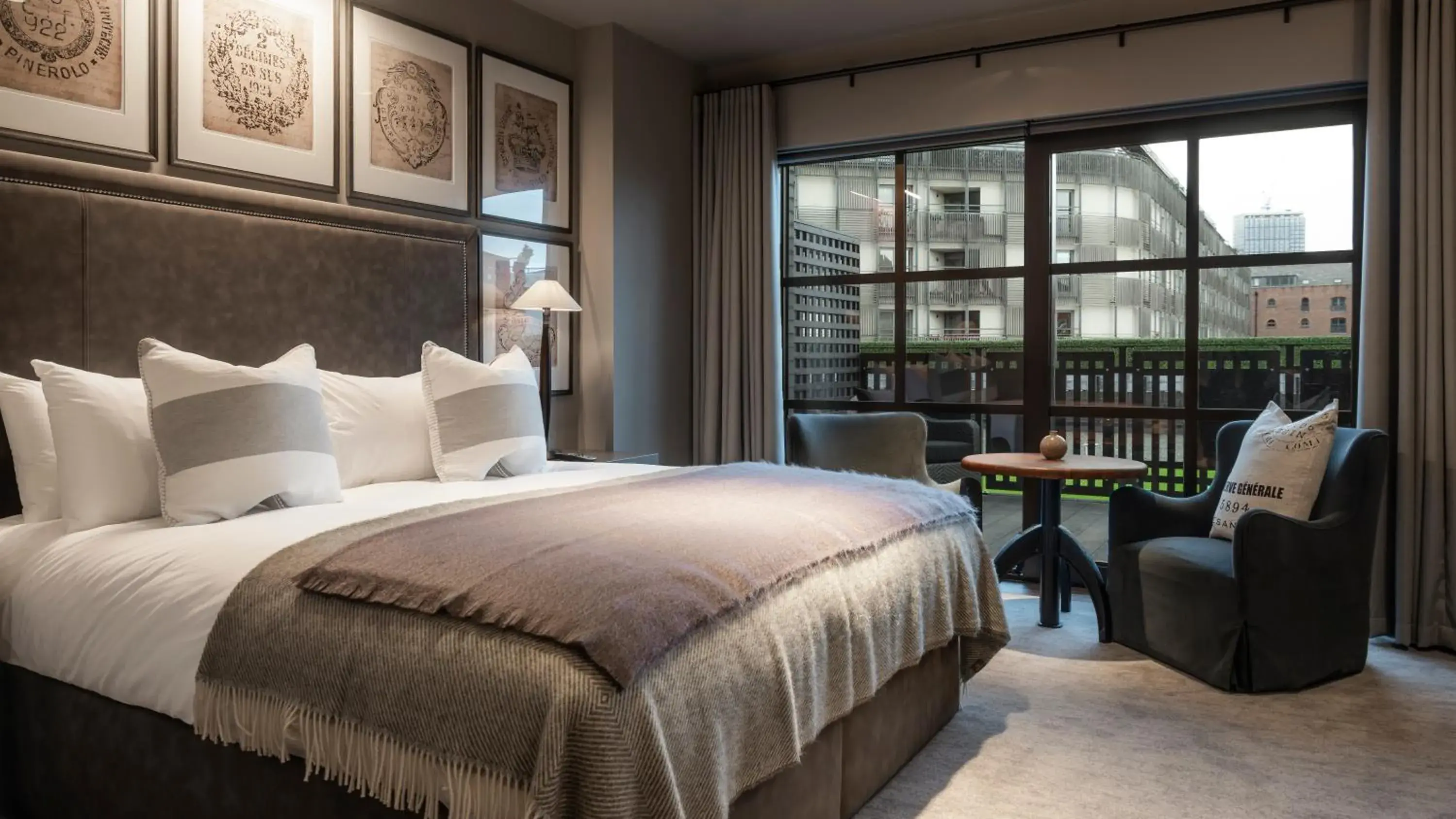 Bed in Dakota Manchester Bed in Dakota Manchester