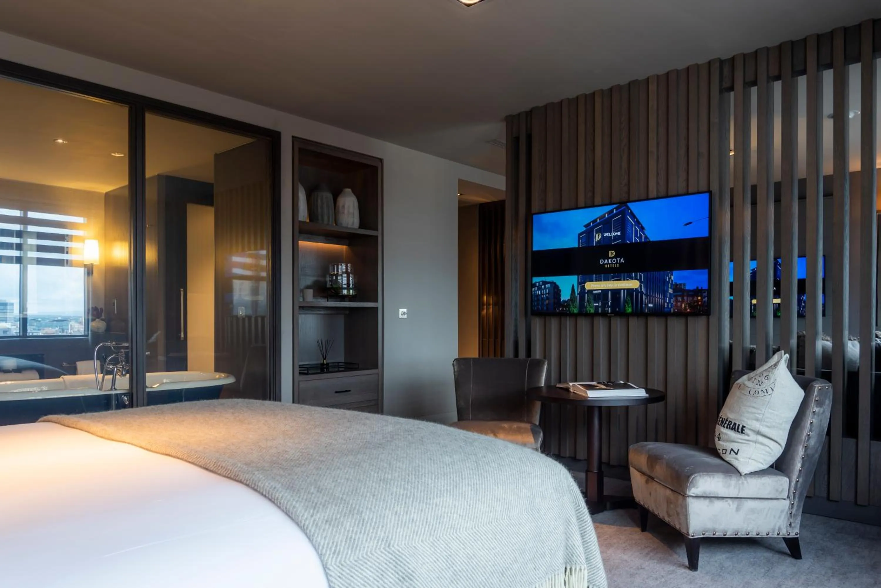 TV and multimedia, Bed in Dakota Manchester