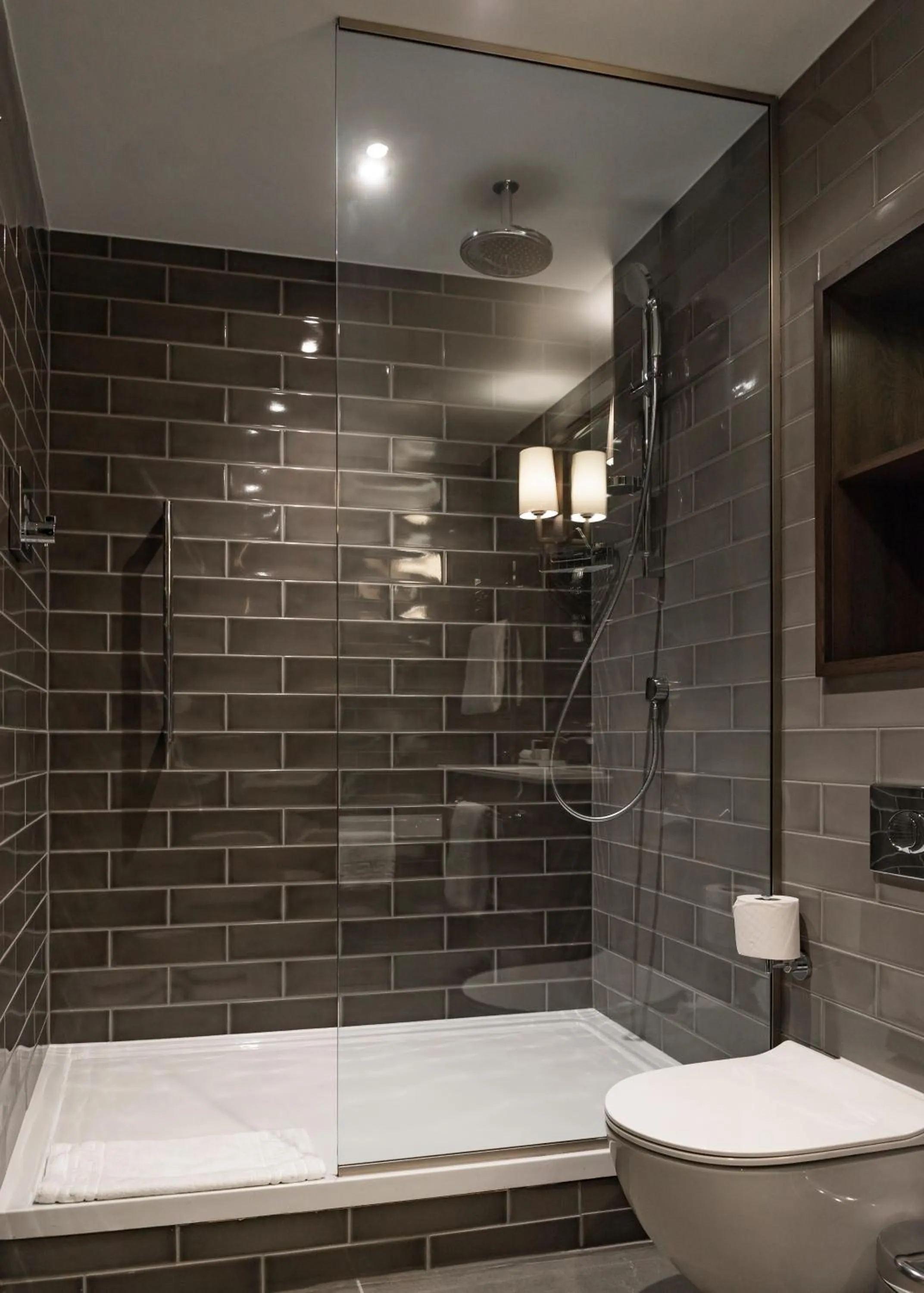 Shower in Dakota Manchester