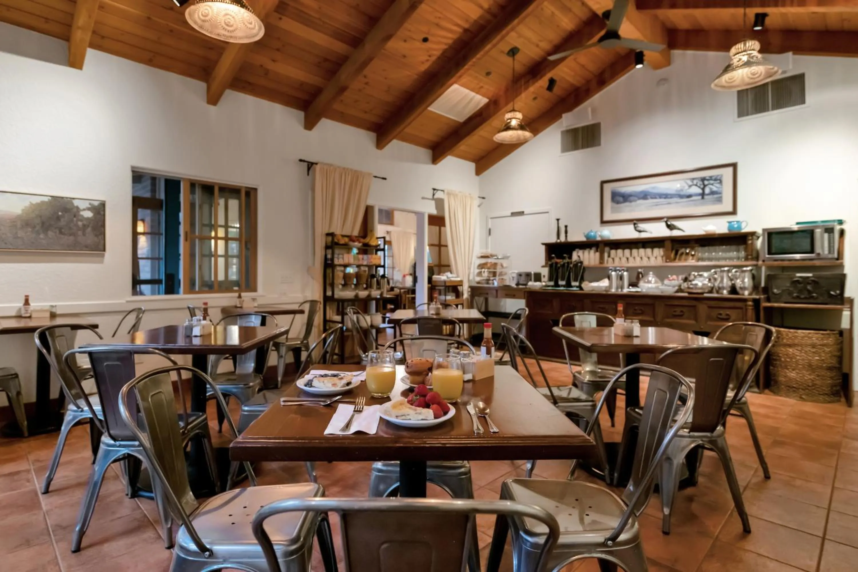 Breakfast in El Pueblo Inn