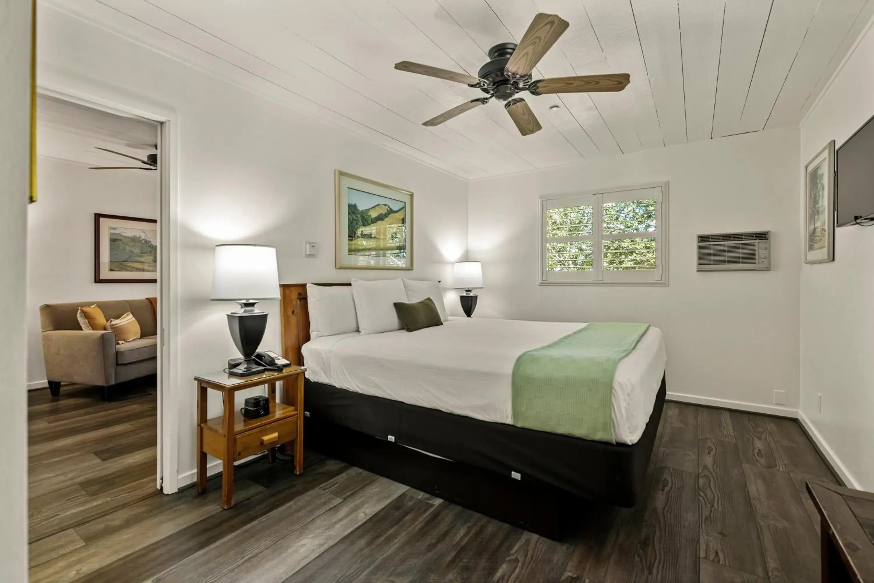 King Suite in El Pueblo Inn King Suite in El Pueblo Inn