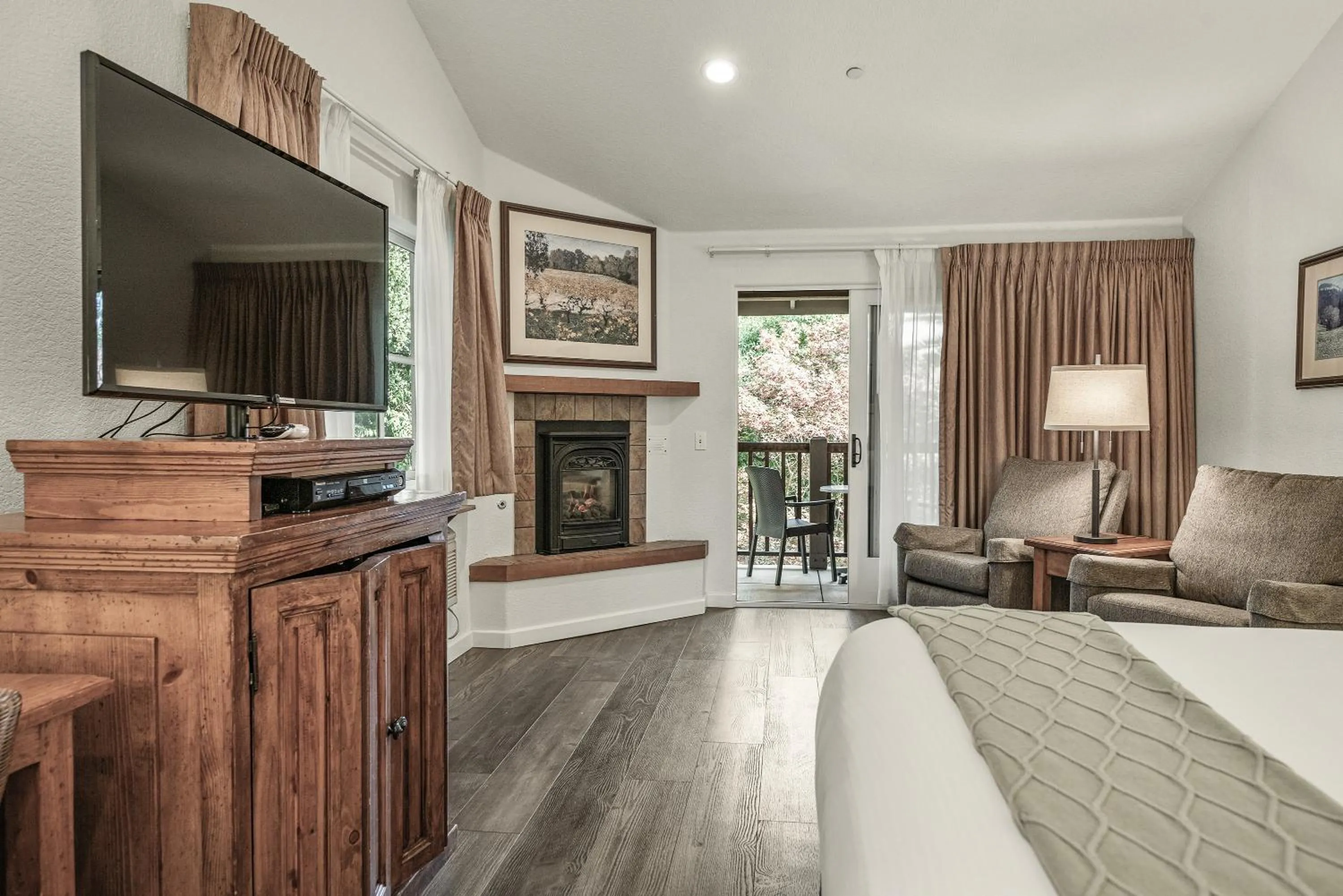 Bedroom in El Pueblo Inn