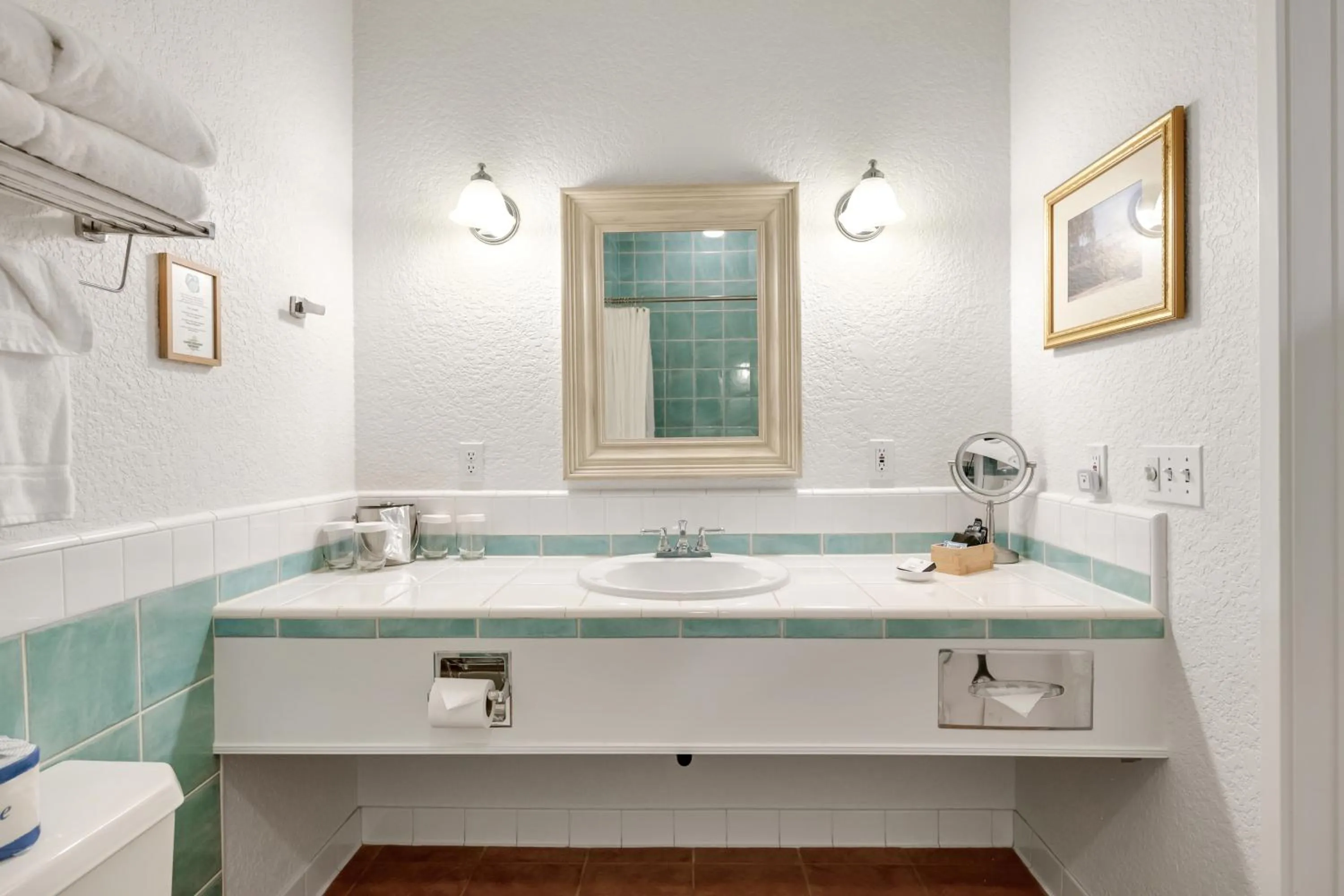 Bathroom in El Pueblo Inn