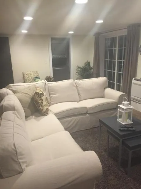 Living room in Ocean Manor 1100 Inn