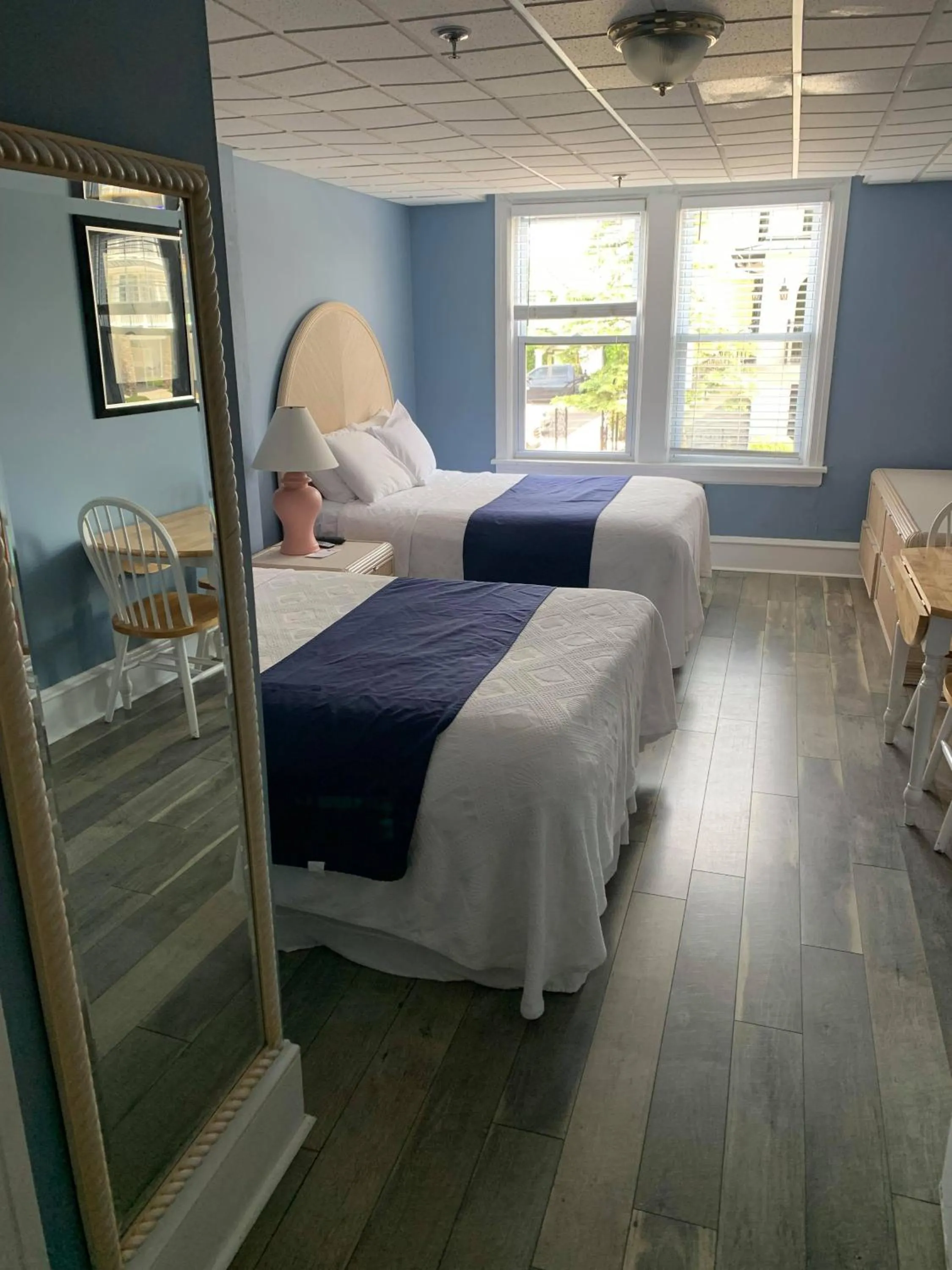 Bed in Ocean Manor 1100 Inn