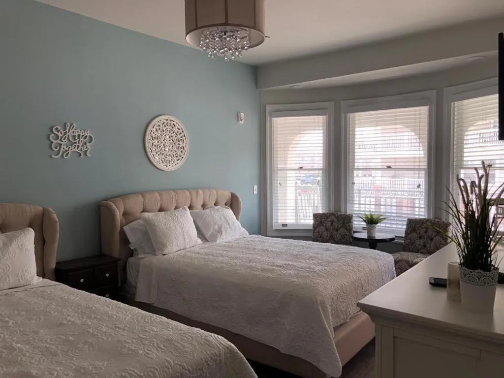 Bed in Ocean Manor 1100 Inn