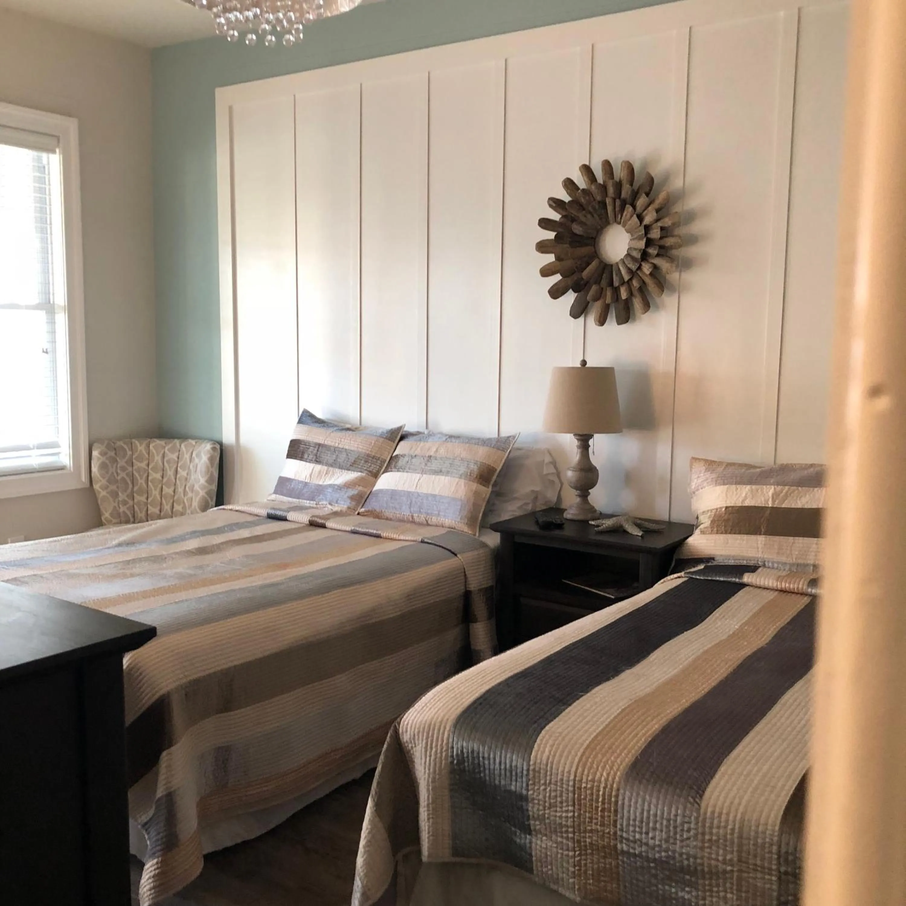 Bed in Ocean Manor 1100 Inn