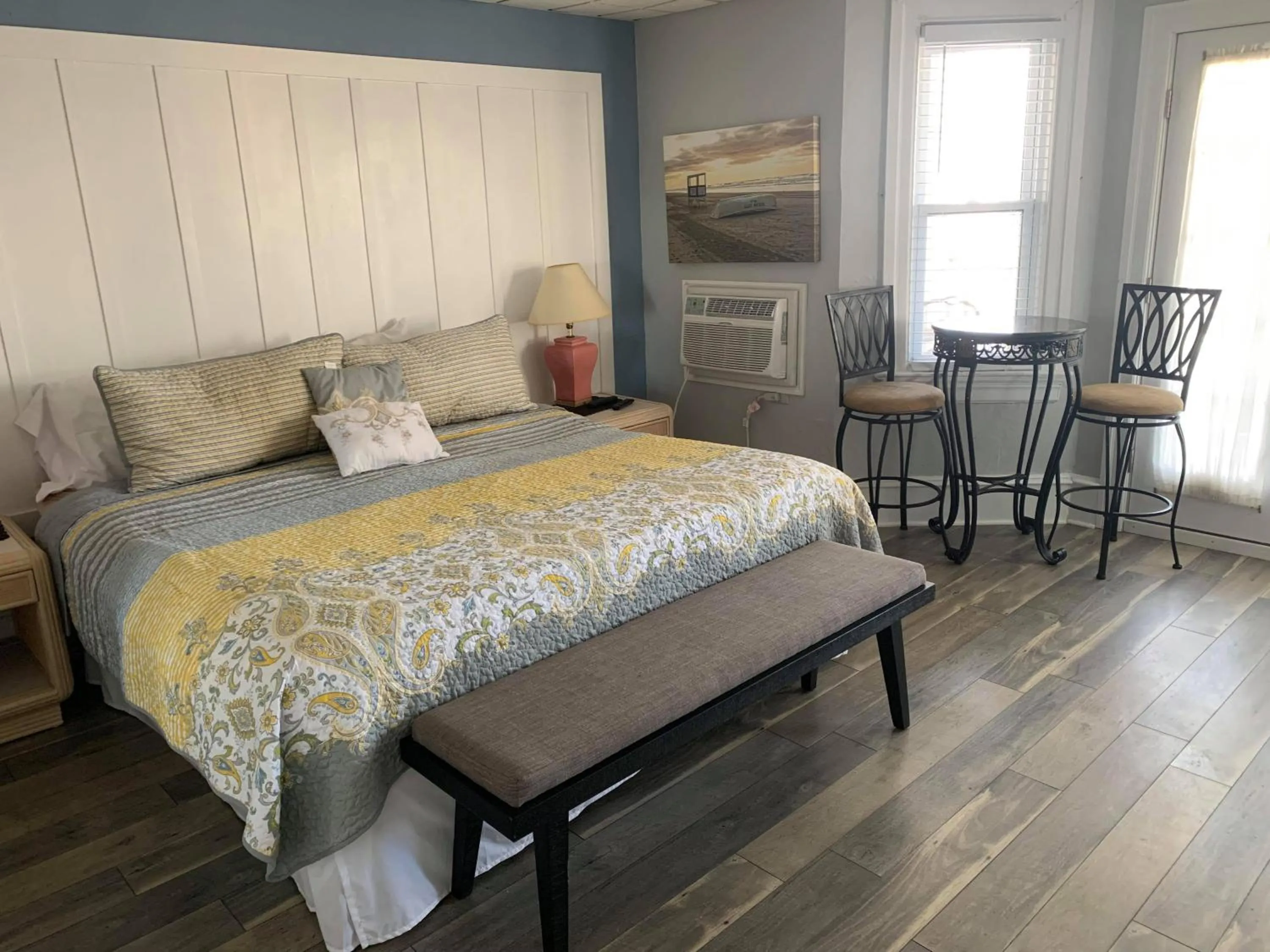 Bed in Ocean Manor 1100 Inn