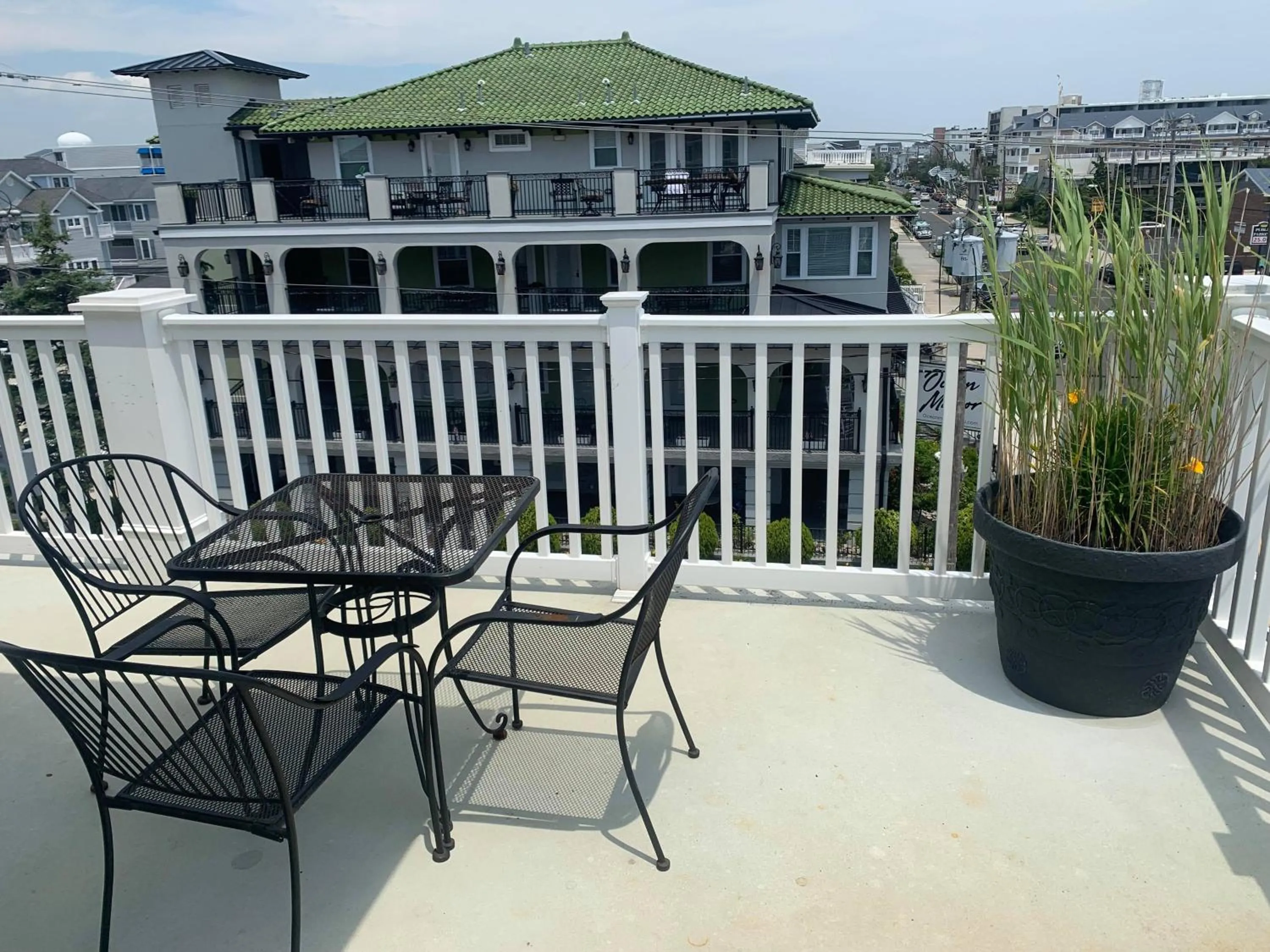 Ocean Manor 1100 Inn