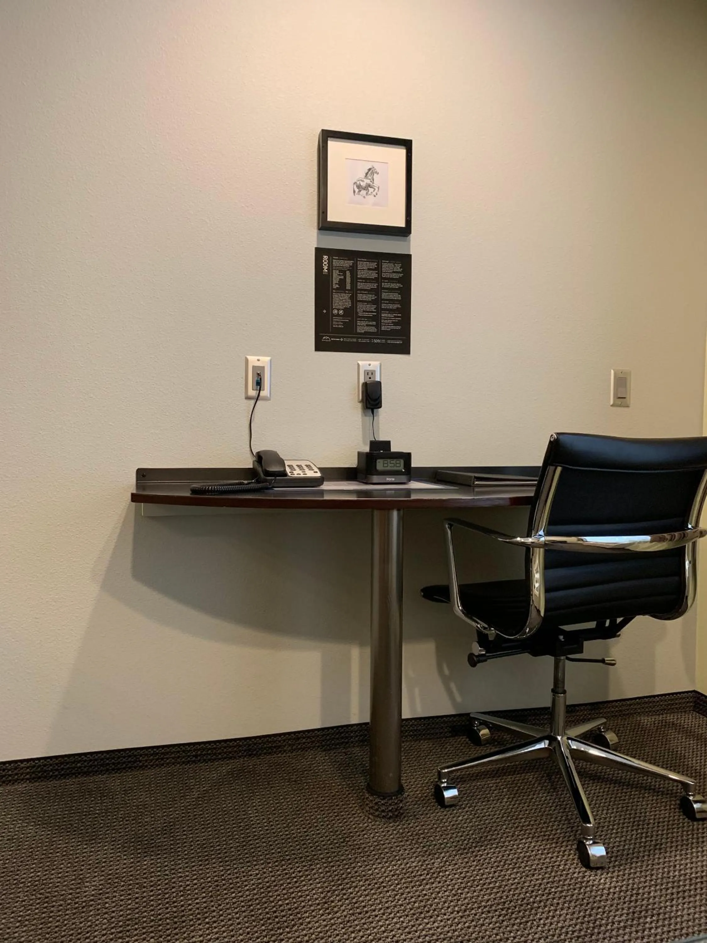 Photo of the whole room in Best Western Snowcap Lodge